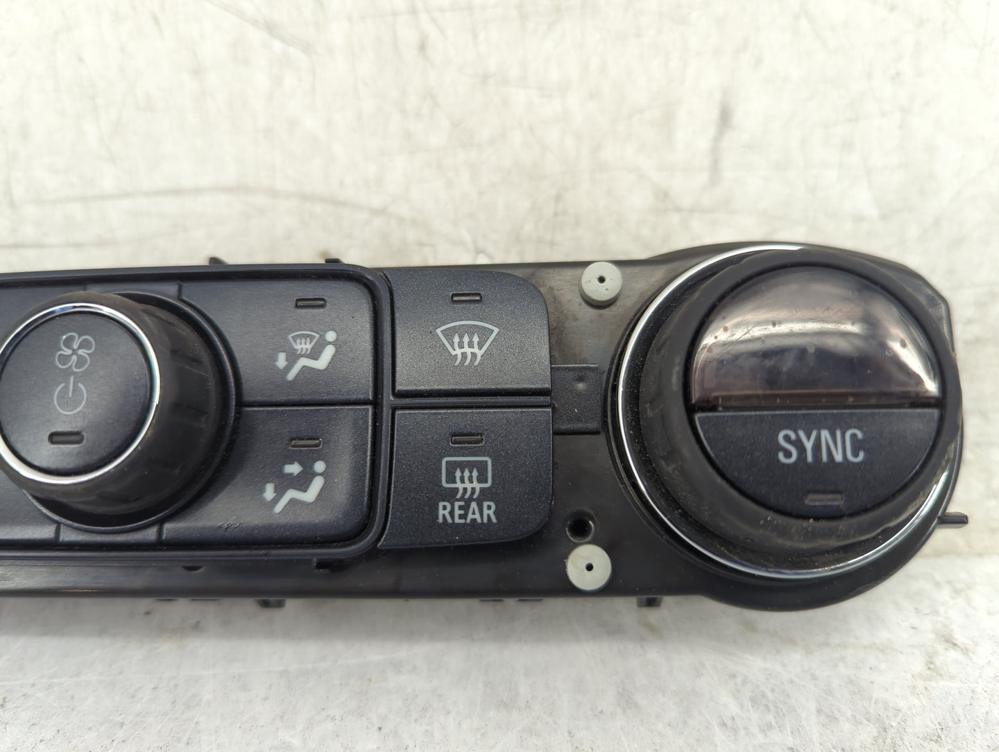 2014-2019 Chevrolet Silverado 1500 Climate Control Module Temperature AC/Heater Replacement P/N:23486614 815372982 Fits OEM 