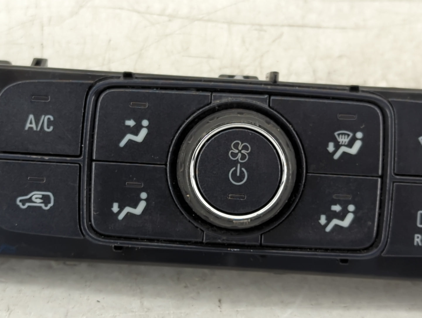 2014-2019 Chevrolet Silverado 1500 Climate Control Module Temperature AC/Heater Replacement P/N:23486614 815372982 Fits OEM 