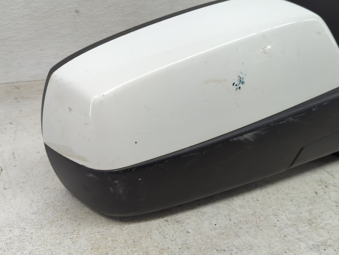 2014-2019 Chevrolet Silverado 1500 Passenger Side View Mirror - Right Door Mirror OEM Used - Oemusedautoparts1.com
