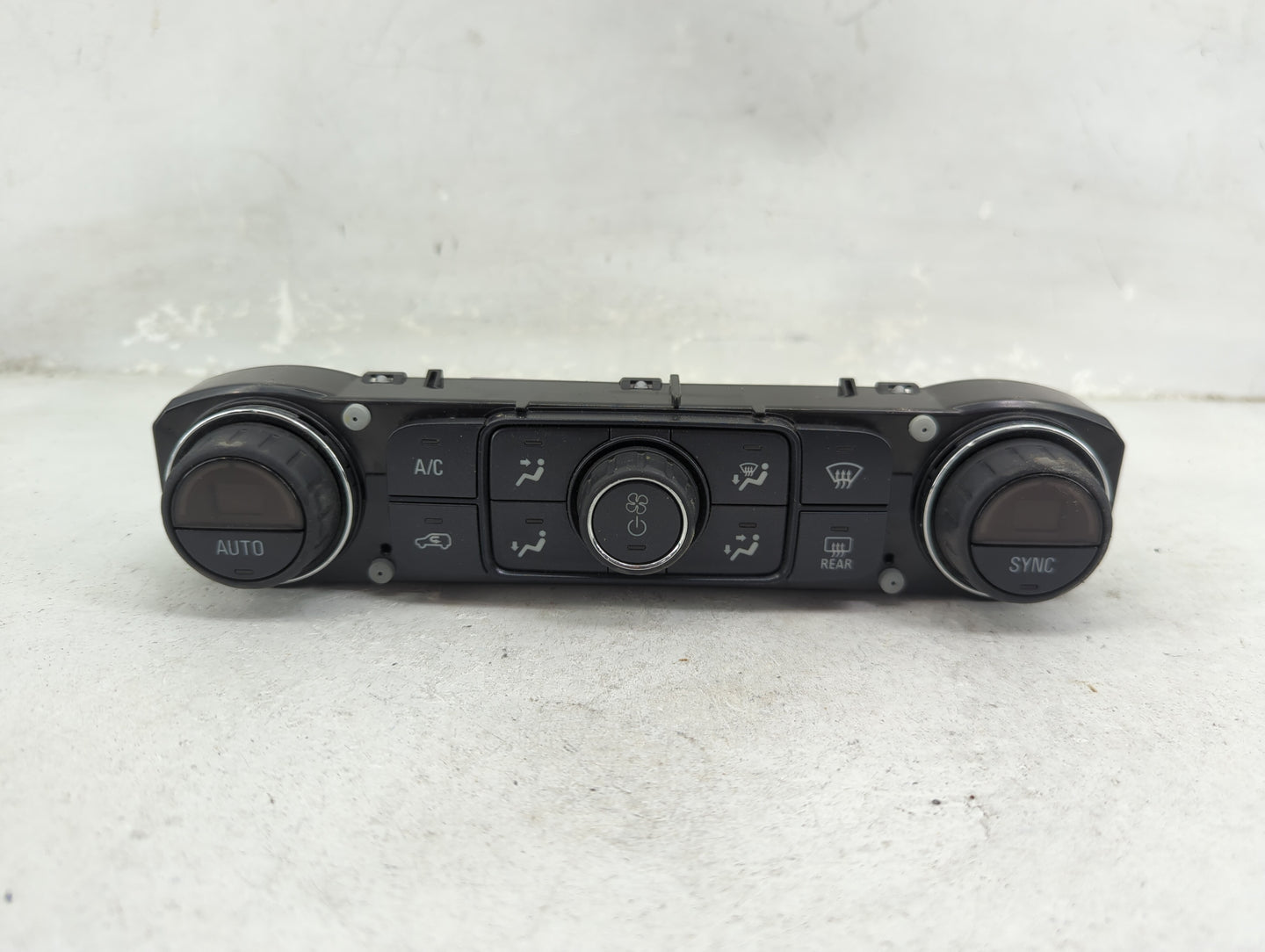 2014-2019 Chevrolet Silverado 1500 Climate Control Module Temperature AC/Heater Replacement P/N:23486614 815372982 Fits OEM 