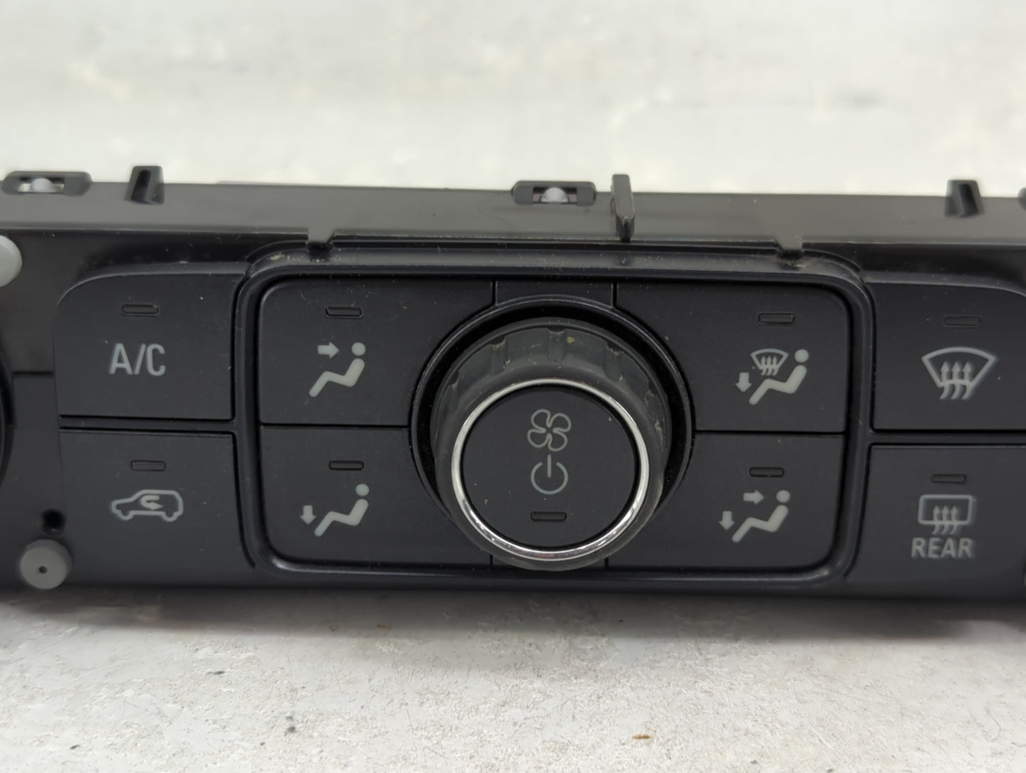 2014-2019 Chevrolet Silverado 1500 Climate Control Module Temperature AC/Heater Replacement P/N:23486614 815372982 Fits OEM 
