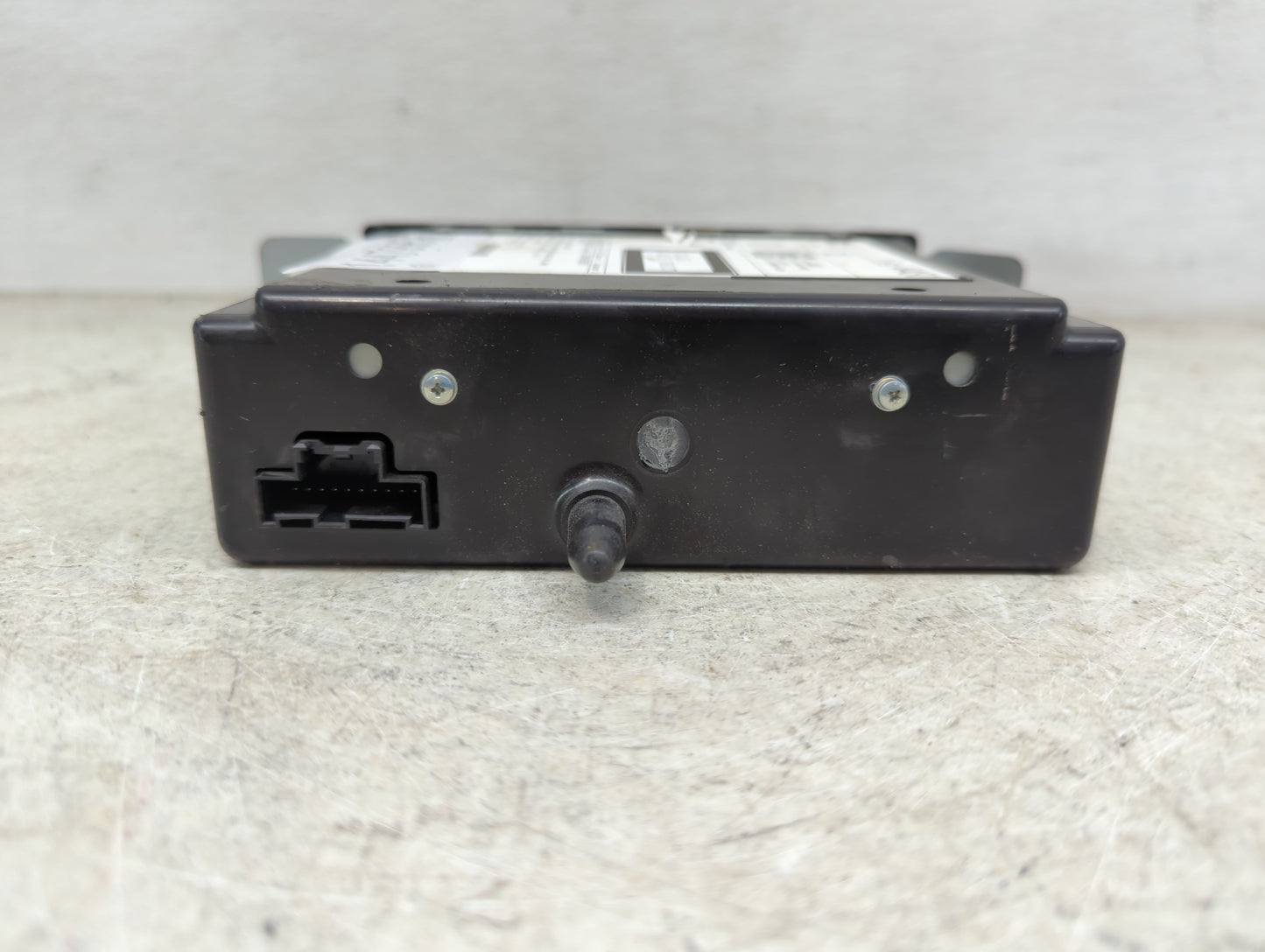 2015 Chevrolet Silverado 1500 Radio AM FM Cd Player Receiver Replacement P/N:13594481 1130006260B101 Fits OEM Used Auto Part