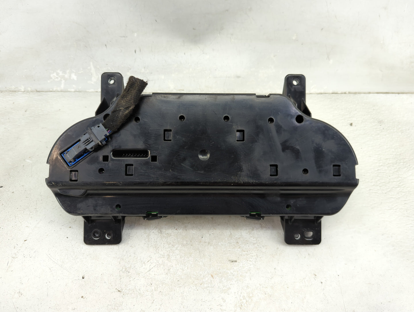 2014-2015 Chevrolet Silverado 1500 Instrument Cluster Speedometer Gauges P/N:23259635 28489870 Miles: Fits Fits 2014 2015 20