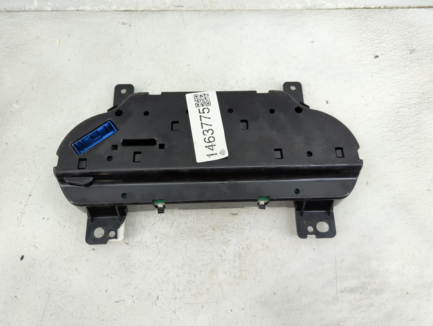 2014-2015 Chevrolet Silverado 1500 Instrument Cluster Speedometer Gauges P/N:23259635 23259637 Miles:138K Fits OEM Used Auto
