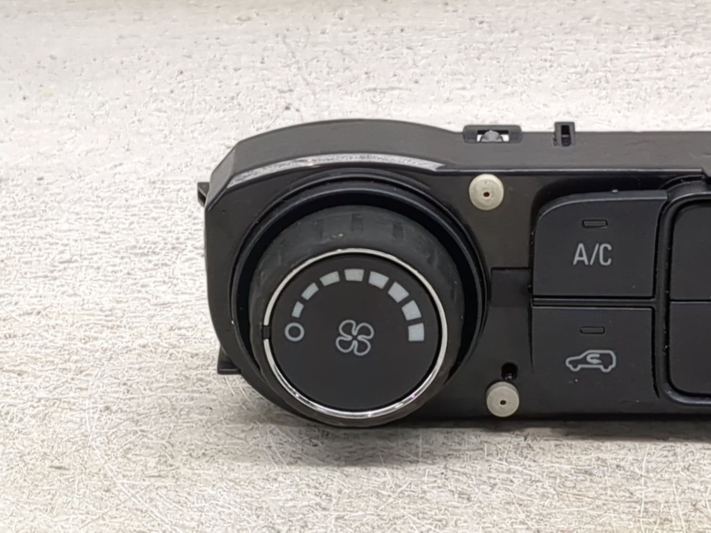 2014-2019 Chevrolet Silverado 1500 Climate Control Module Temperature AC/Heater Replacement P/N:23486619 7370200000000X Fits