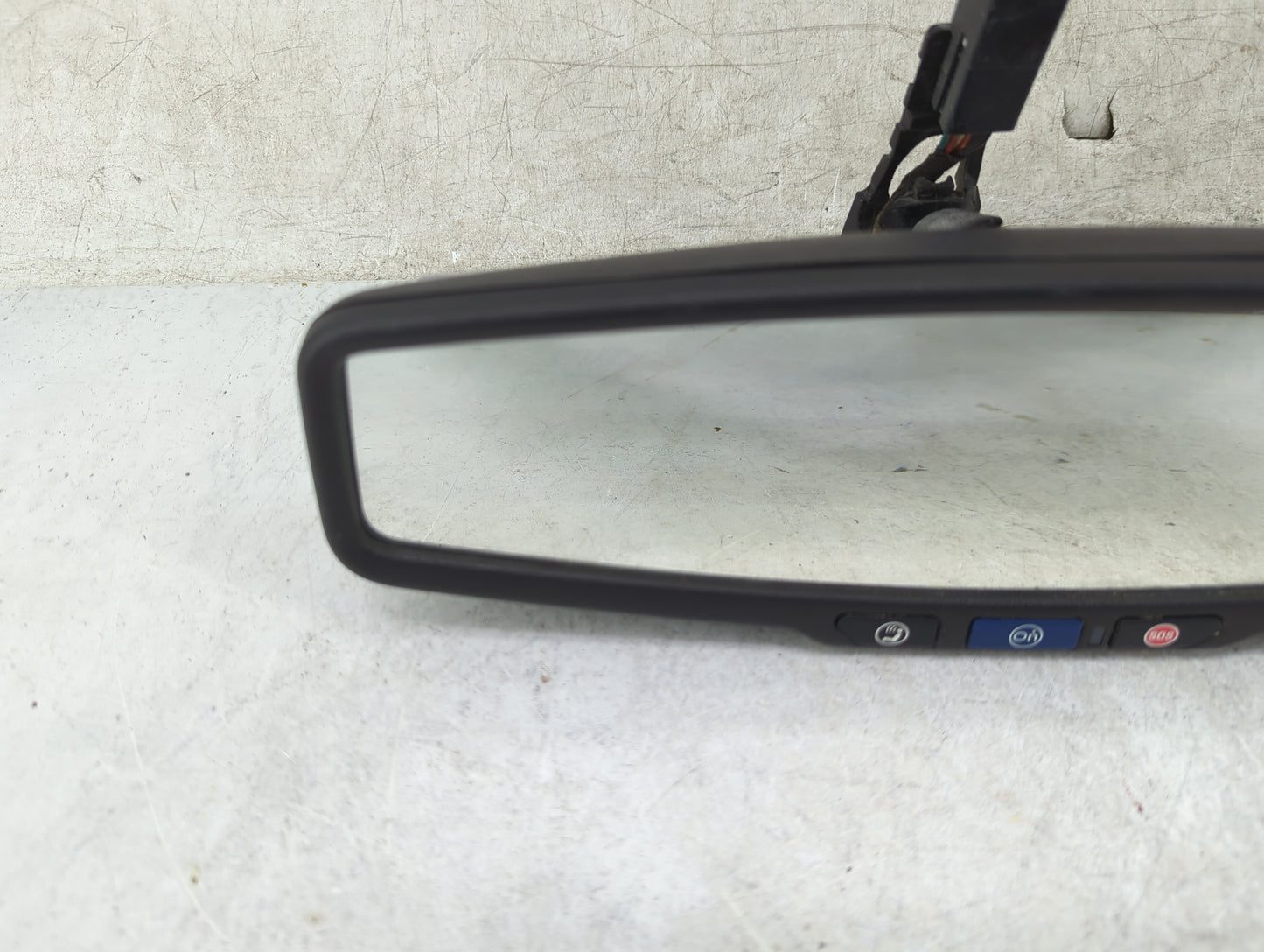 2014-2019 Chevrolet Silverado 1500 Interior Rear View Mirror Replacement OEM P/N:A048070 046392 Fits OEM Used Auto Parts - O