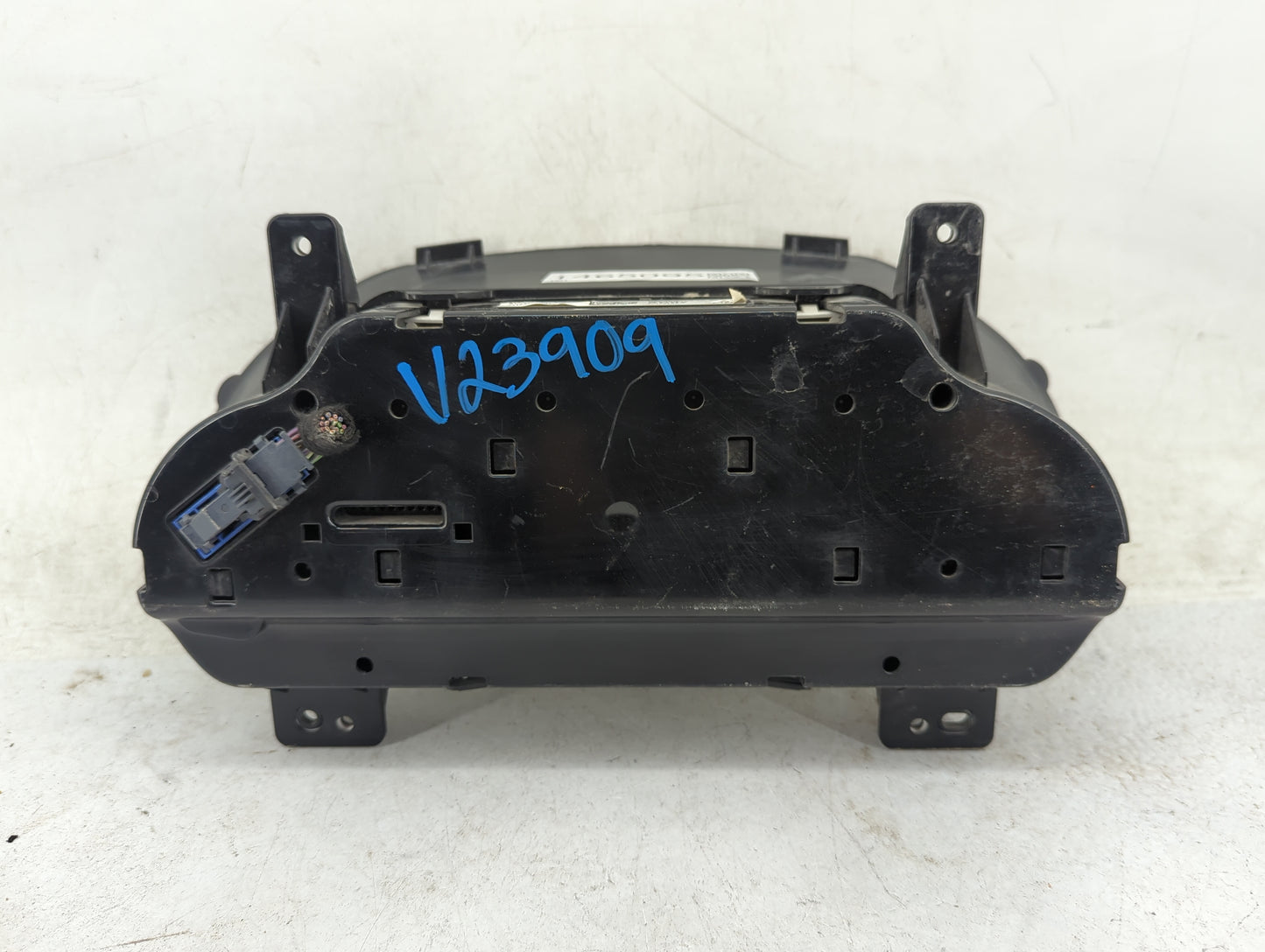 2014-2015 Chevrolet Silverado 1500 Instrument Cluster Speedometer Gauges P/N:23259637 7110500000000X Miles: Fits Fits 2014 2