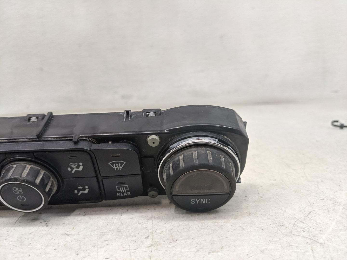 2014-2019 Chevrolet Silverado 1500 Climate Control Module Temperature AC/Heater Replacement P/N:23486614 737020000000X Fits 
