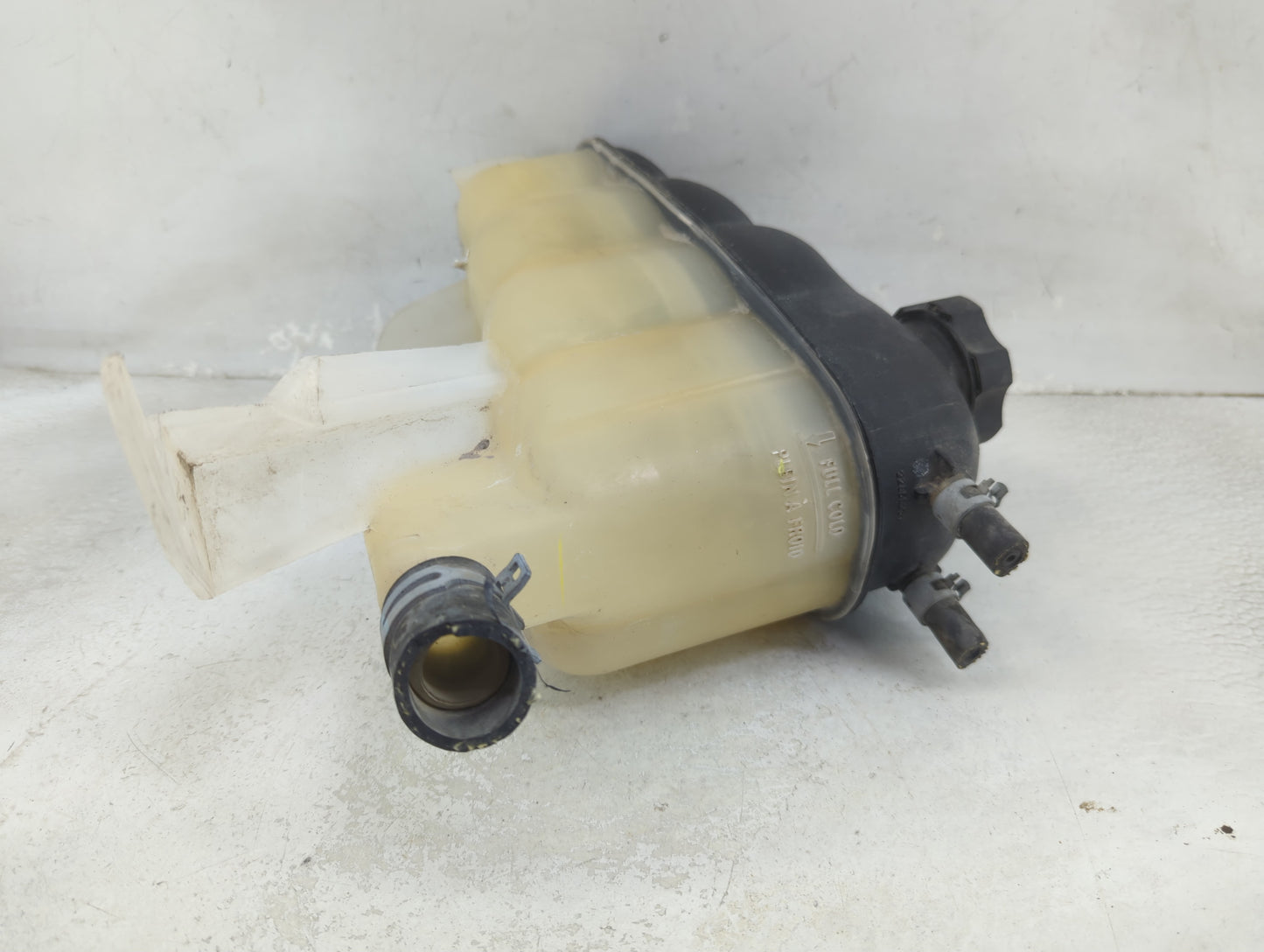 2014 Silverado 1500 Radiator Coolant Overflow Expansion Tank Bottle - Oemusedautoparts1.com