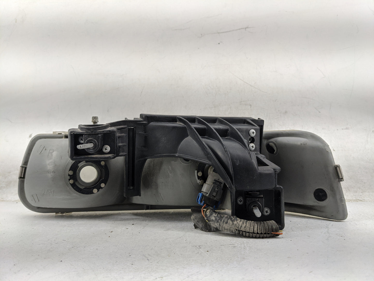 2014 Silverado 1500 Passenger Right Oem Head Light Headlight Lamp - Oemusedautoparts1.com
