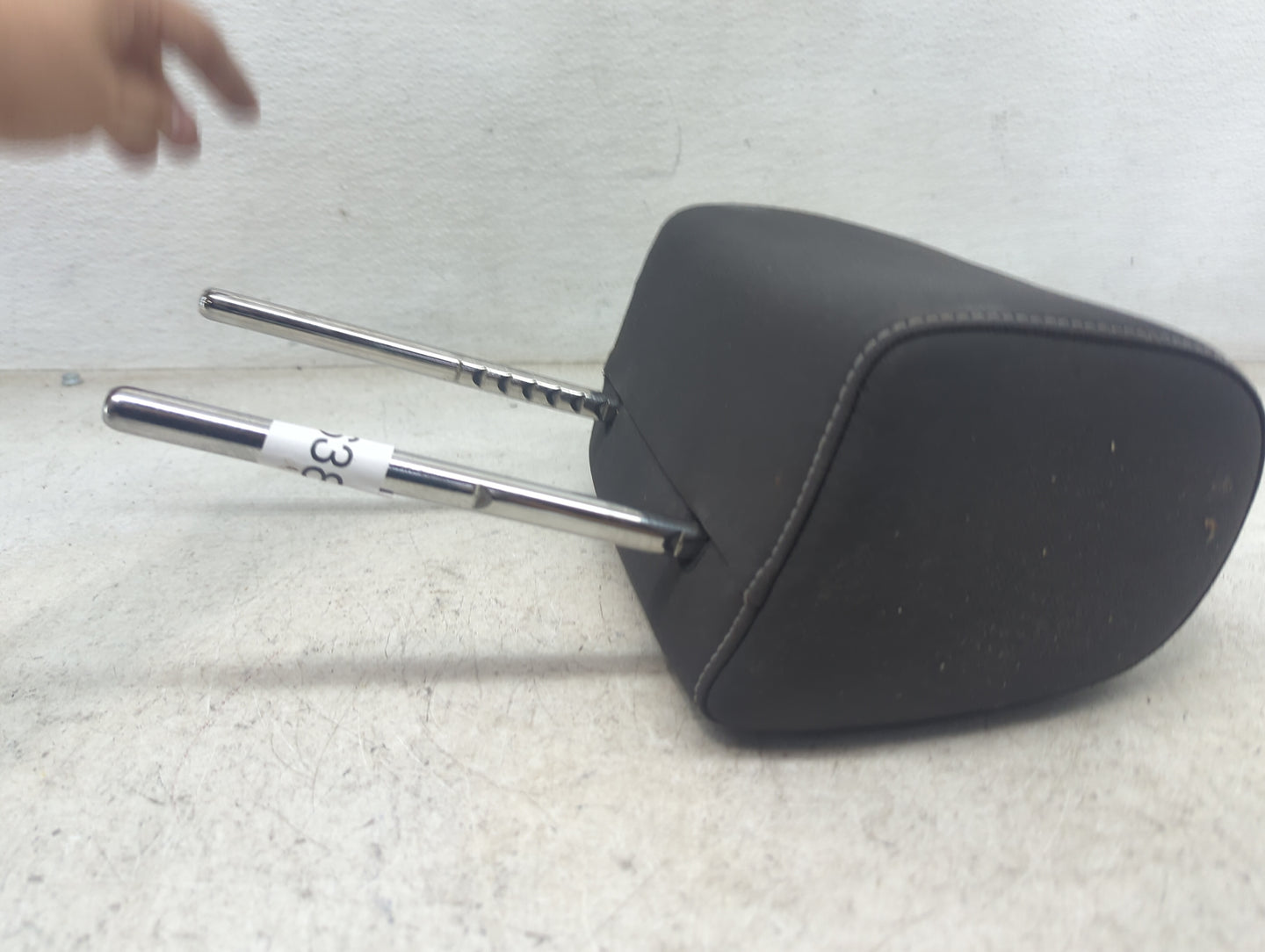 2015 Chevrolet Silverado 1500 Headrest Head Rest Front Driver Seat Black - Oemusedautoparts1.com