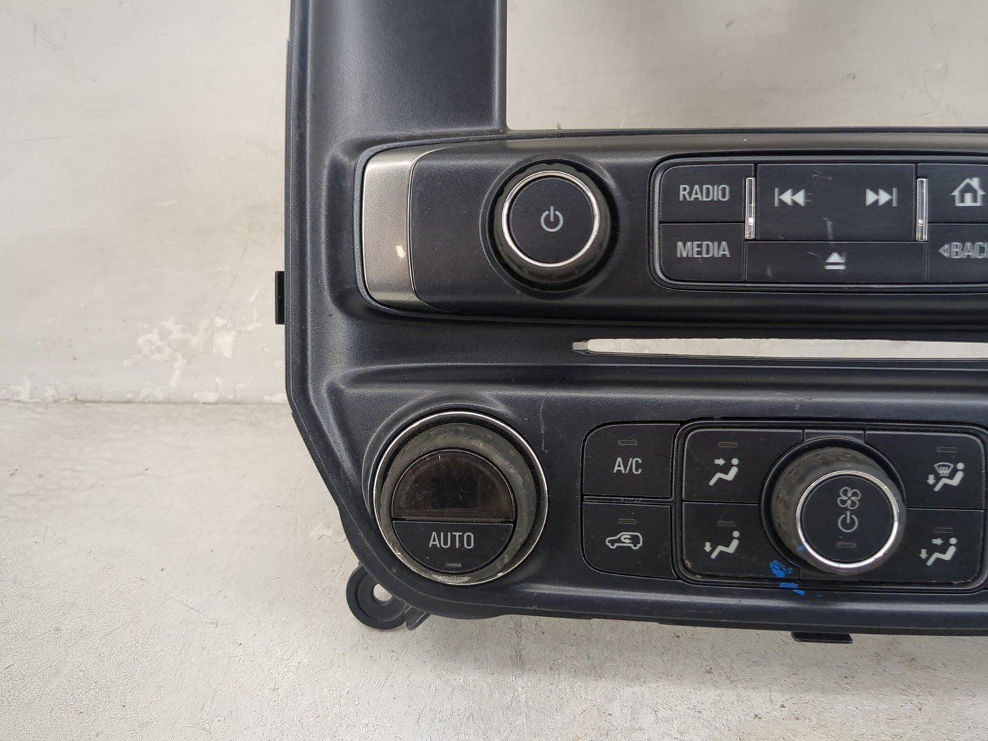 2014-2015 Chevrolet Silverado 1500 Radio AM FM Cd Player Receiver Replacement P/N:23486614 815372982 Fits Fits 2014 2015 OEM