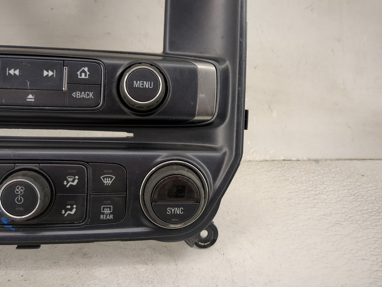 2014-2015 Chevrolet Silverado 1500 Radio AM FM Cd Player Receiver Replacement P/N:23486614 815372982 Fits Fits 2014 2015 OEM