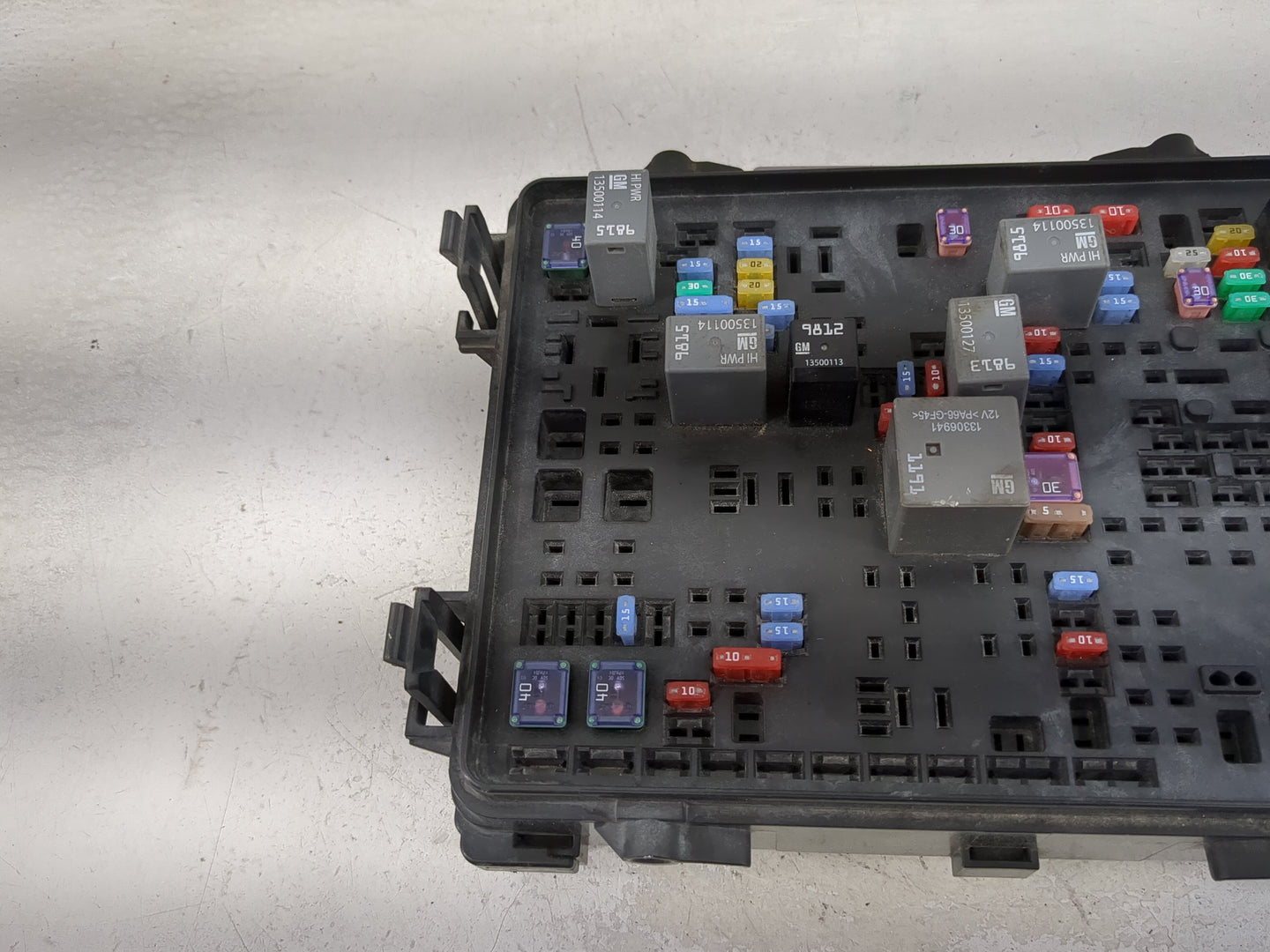 2016-2017 Chevrolet Silverado 1500 Fusebox Fuse Box Panel Relay Module P/N:23285566 Fits Fits 2016 2017 OEM Used Auto Parts 