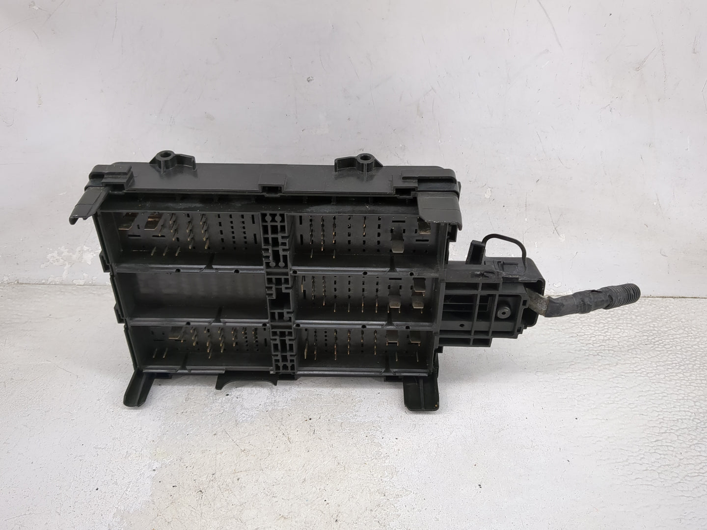 2016-2017 Chevrolet Silverado 1500 Fusebox Fuse Box Panel Relay Module P/N:23285566 Fits Fits 2016 2017 OEM Used Auto Parts 