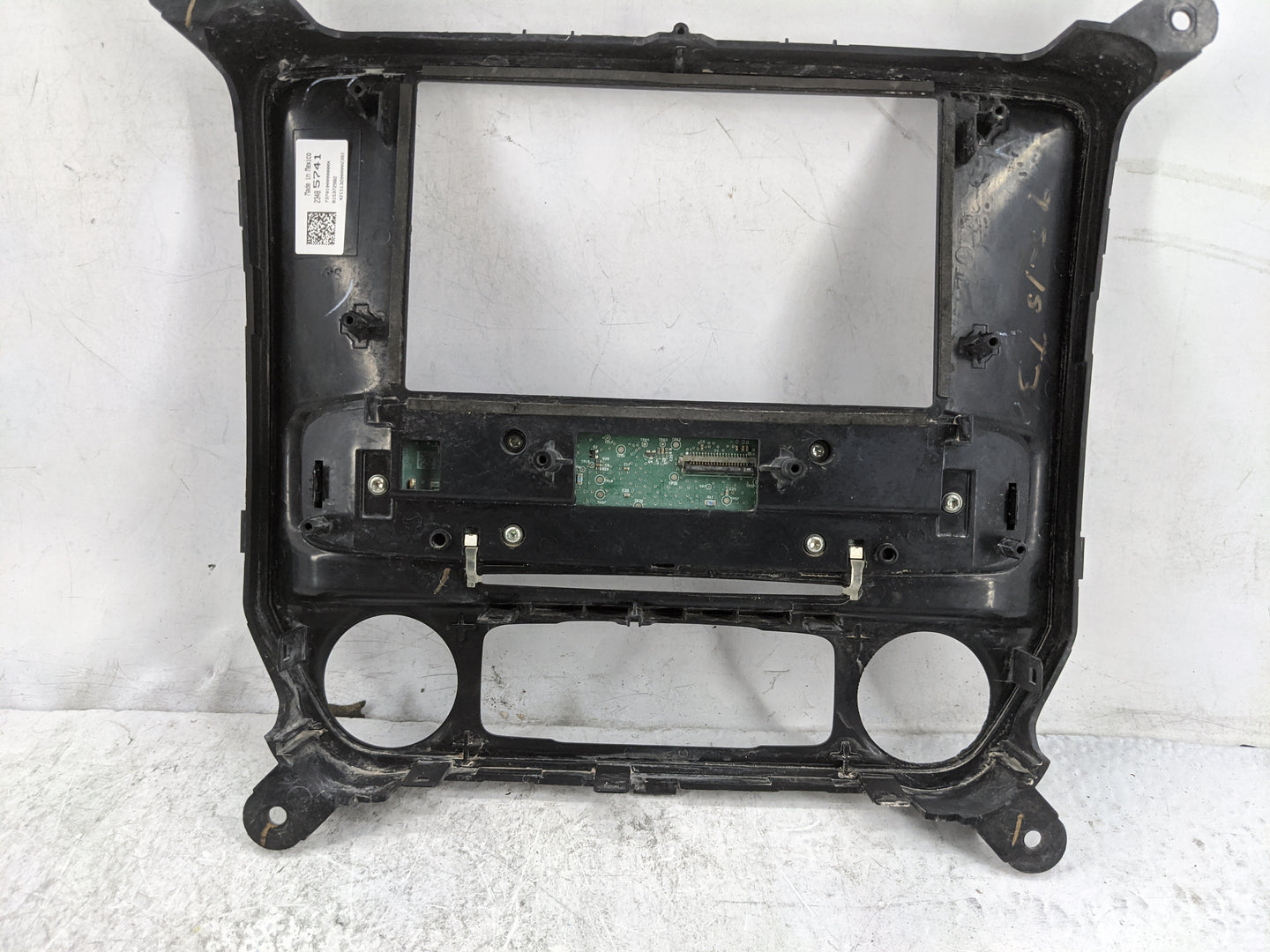 2015-2016 Chevrolet Silverado 1500 Radio Control Panel Black 1477690 - Oemusedautoparts1.com