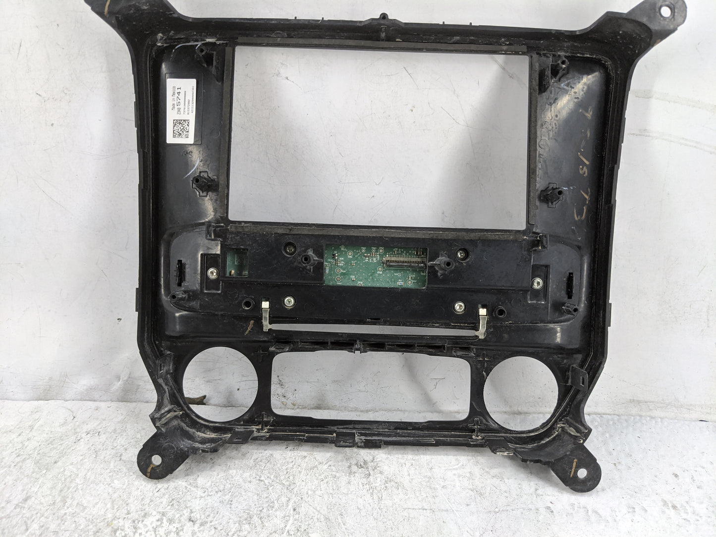 2015-2016 Chevrolet Silverado 1500 Radio Control Panel Black 1477690 - Oemusedautoparts1.com