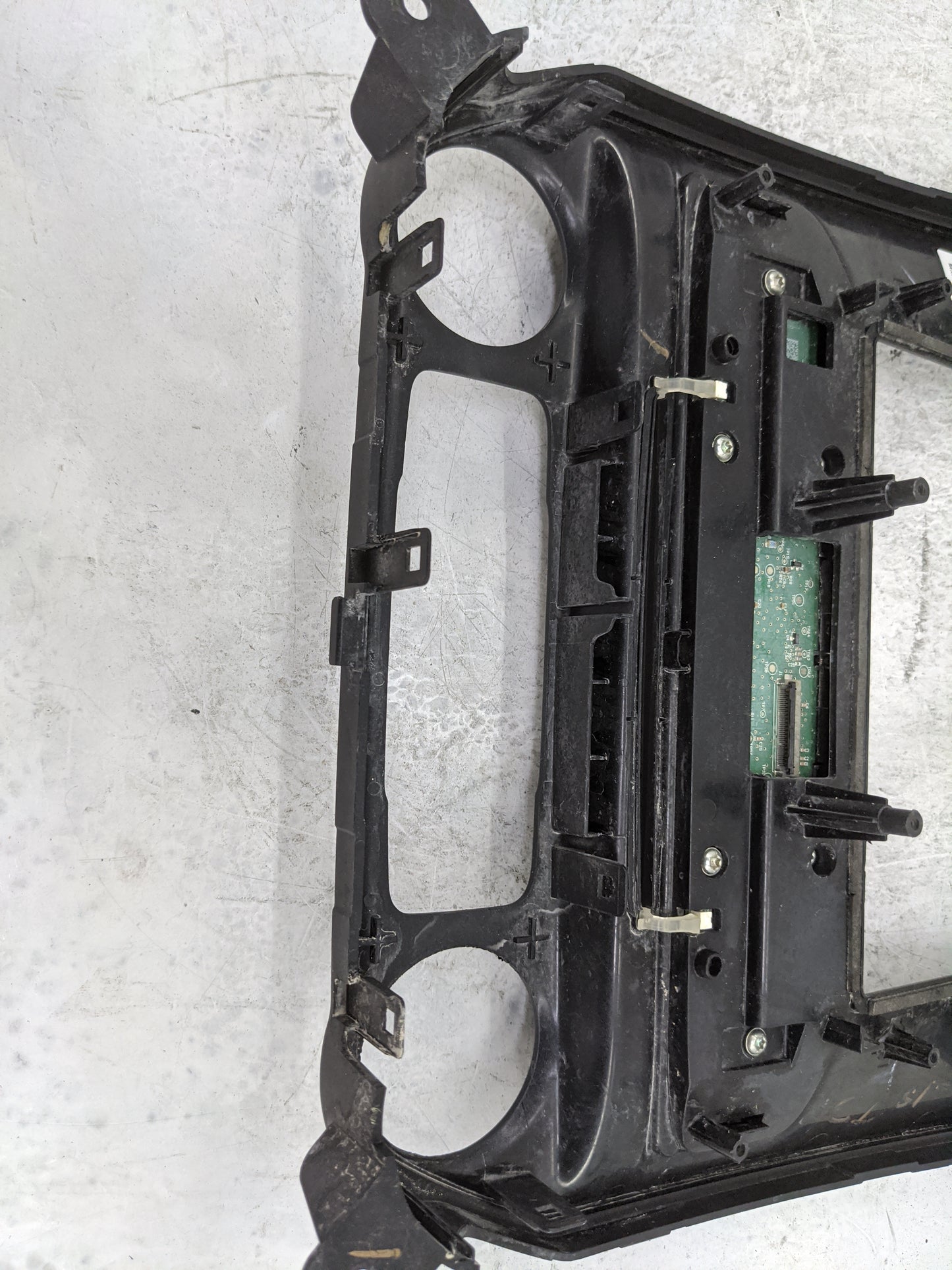 2015-2016 Chevrolet Silverado 1500 Radio Control Panel Black 1477690 - Oemusedautoparts1.com