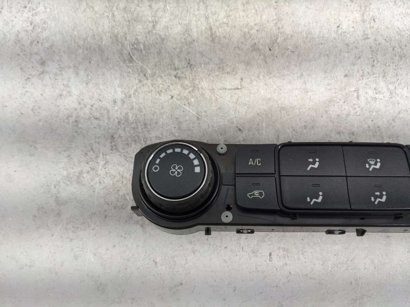 2014-2019 Chevrolet Silverado 1500 Climate Control Module Temperature AC/Heater Replacement P/N:23486621 815372982 Fits OEM 