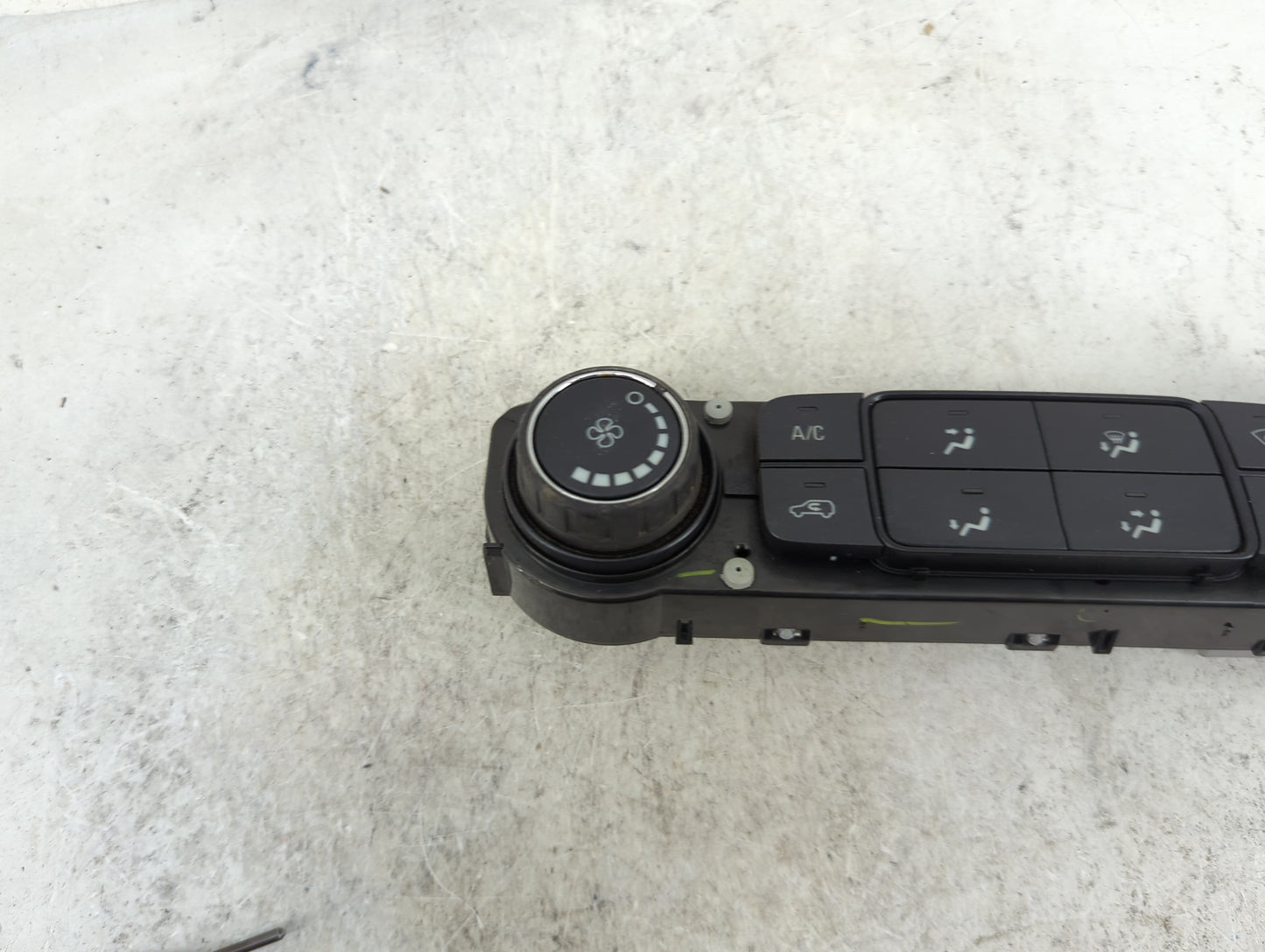 2014-2019 Chevrolet Silverado 1500 Climate Control Module Temperature AC/Heater Replacement P/N:23486621 815372982 Fits OEM 