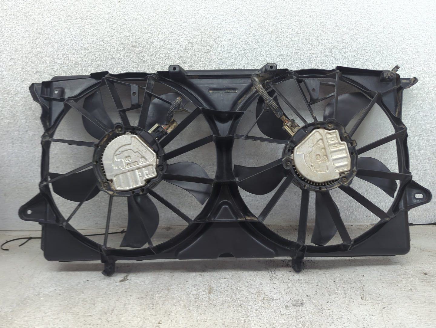 2014-2021 Chevrolet Silverado 1500 Electric Radiator Cooling Fan Motor Assembly P/N:0130308471 1137328093 Fits OEM Used Auto