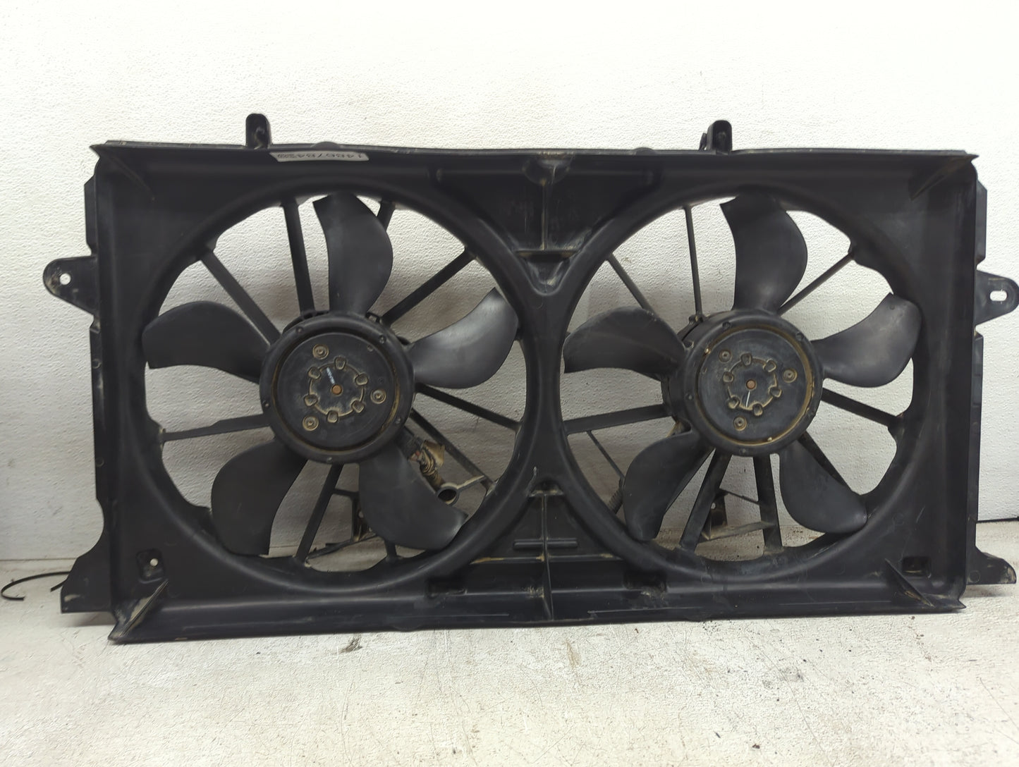 2014-2021 Chevrolet Silverado 1500 Electric Radiator Cooling Fan Motor Assembly P/N:0130308471 1137328093 Fits OEM Used Auto