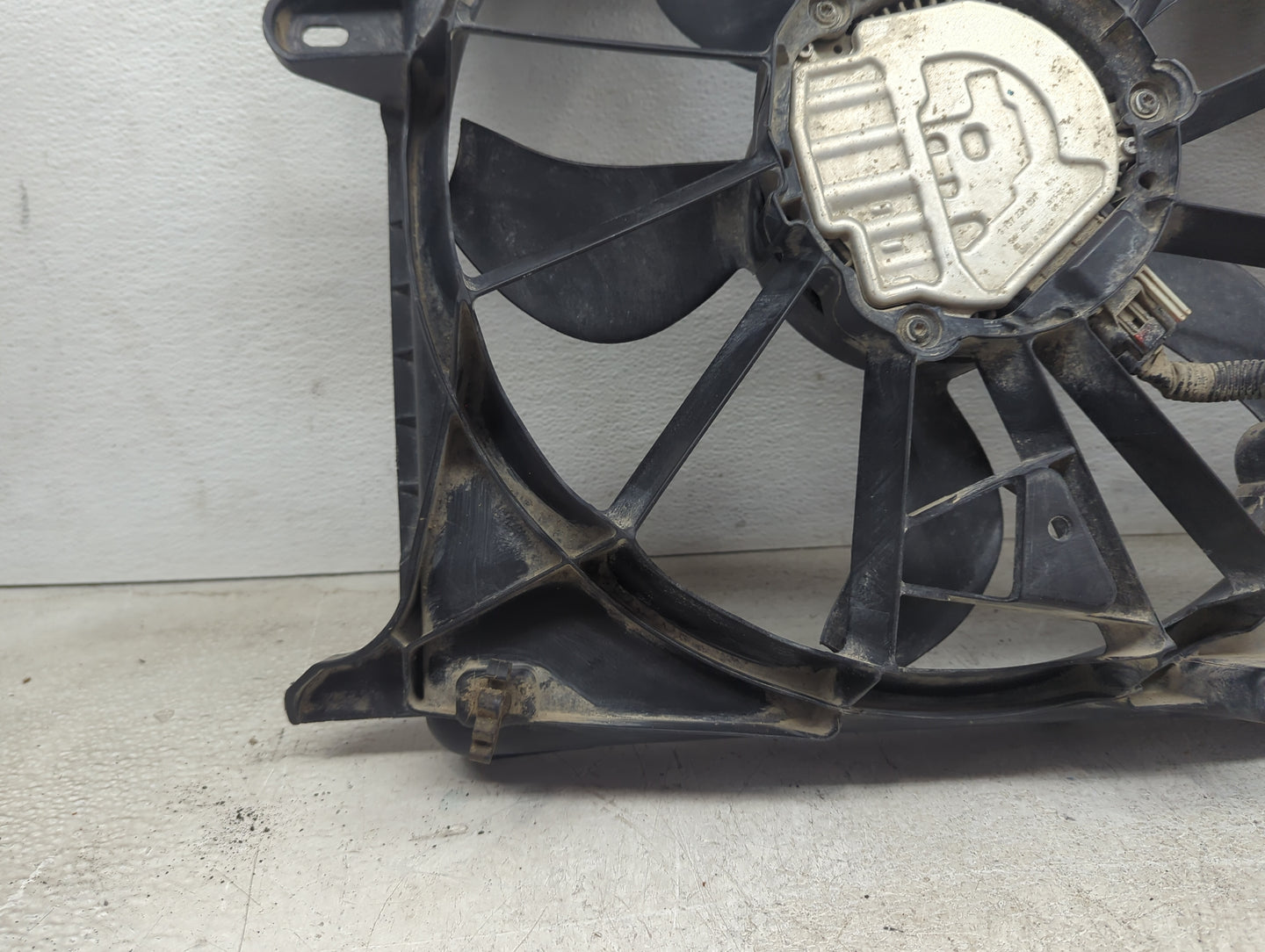 2014-2021 Chevrolet Silverado 1500 Electric Radiator Cooling Fan Motor Assembly P/N:23115737 008102488B6 Fits OEM Used Auto 