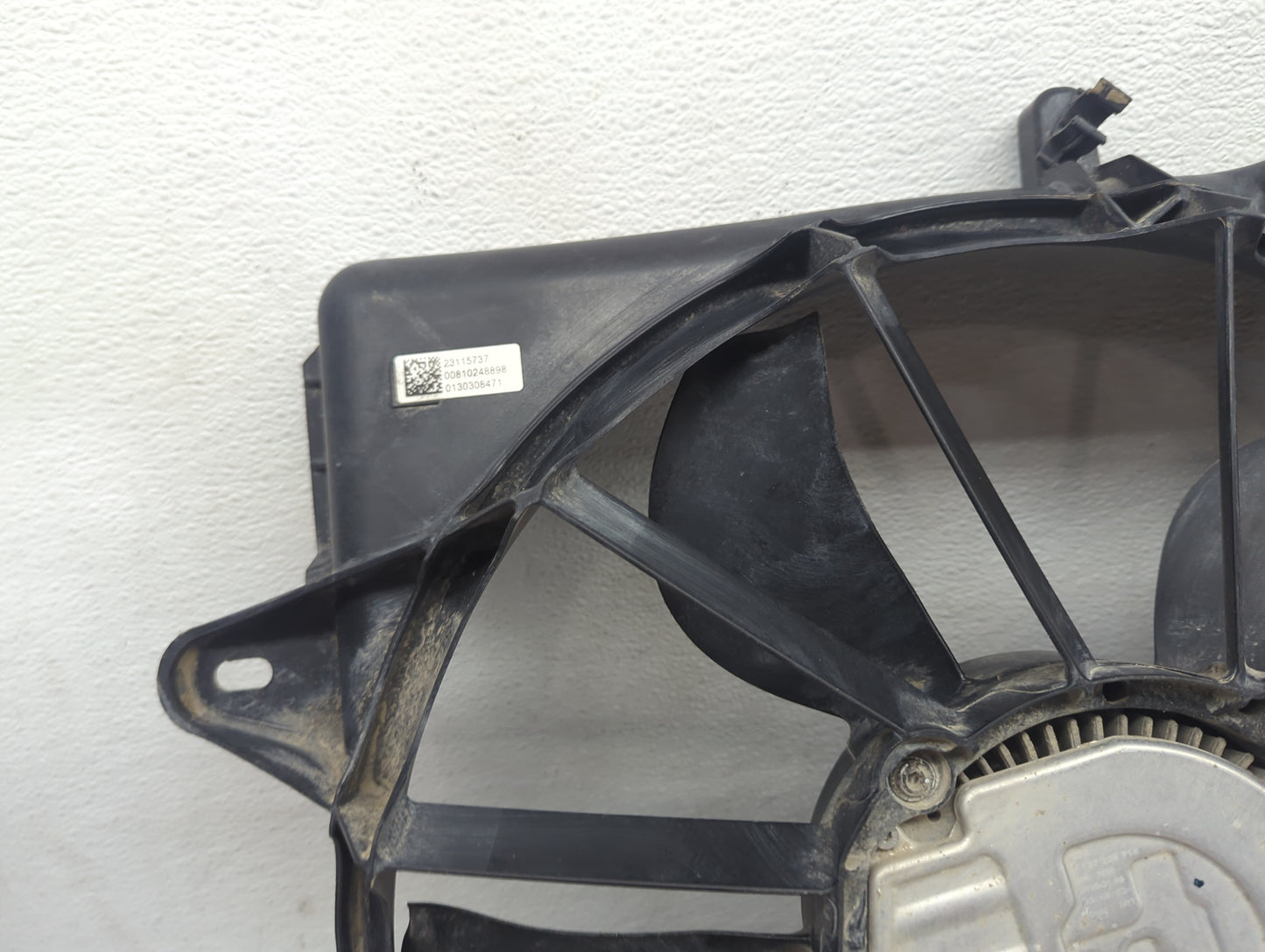 2014-2021 Chevrolet Silverado 1500 Electric Radiator Cooling Fan Motor Assembly P/N:23115737 008102488B6 Fits OEM Used Auto 