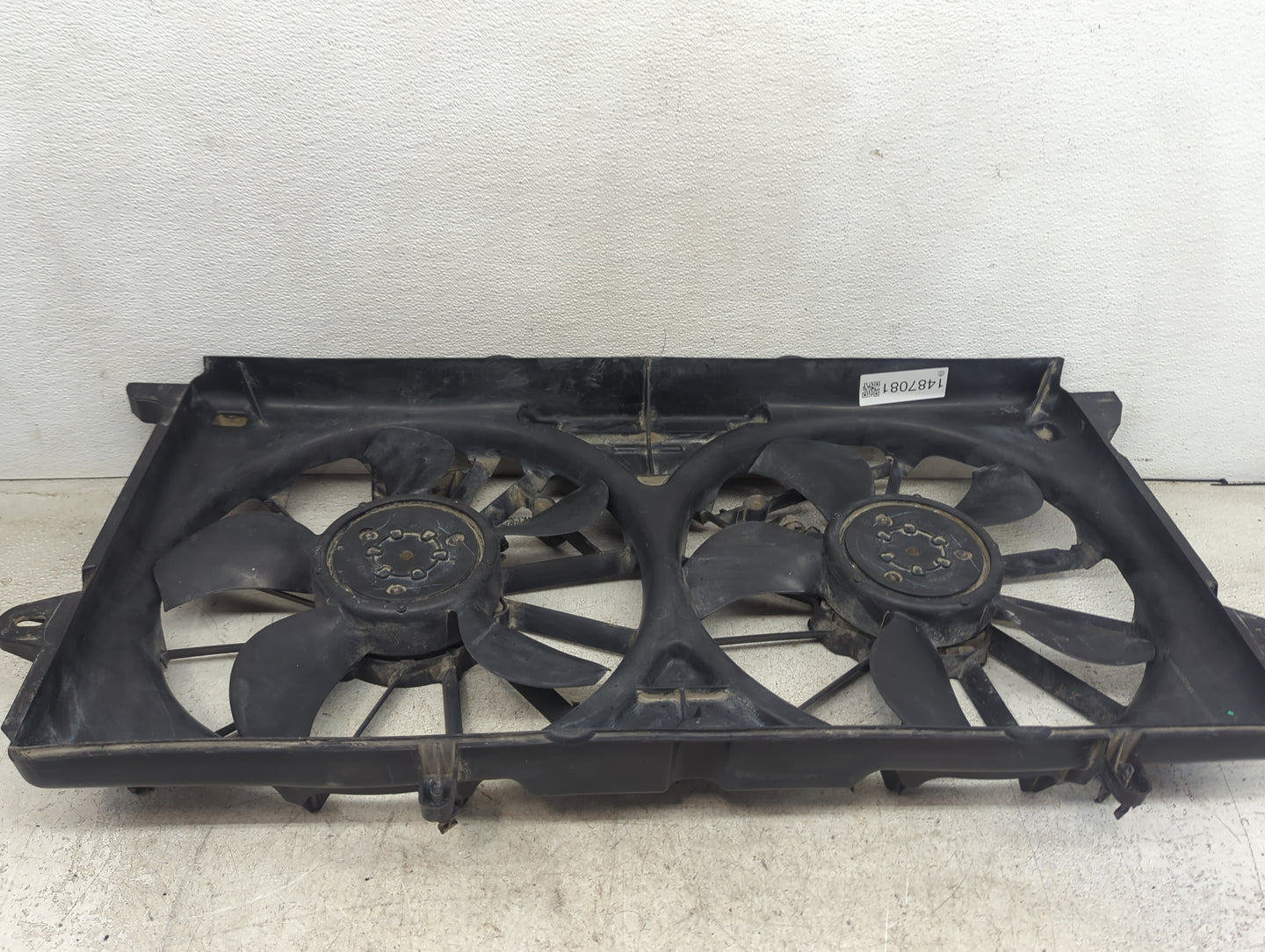 2014-2021 Chevrolet Silverado 1500 Electric Radiator Cooling Fan Motor Assembly P/N:23115737 008102488B6 Fits OEM Used Auto 