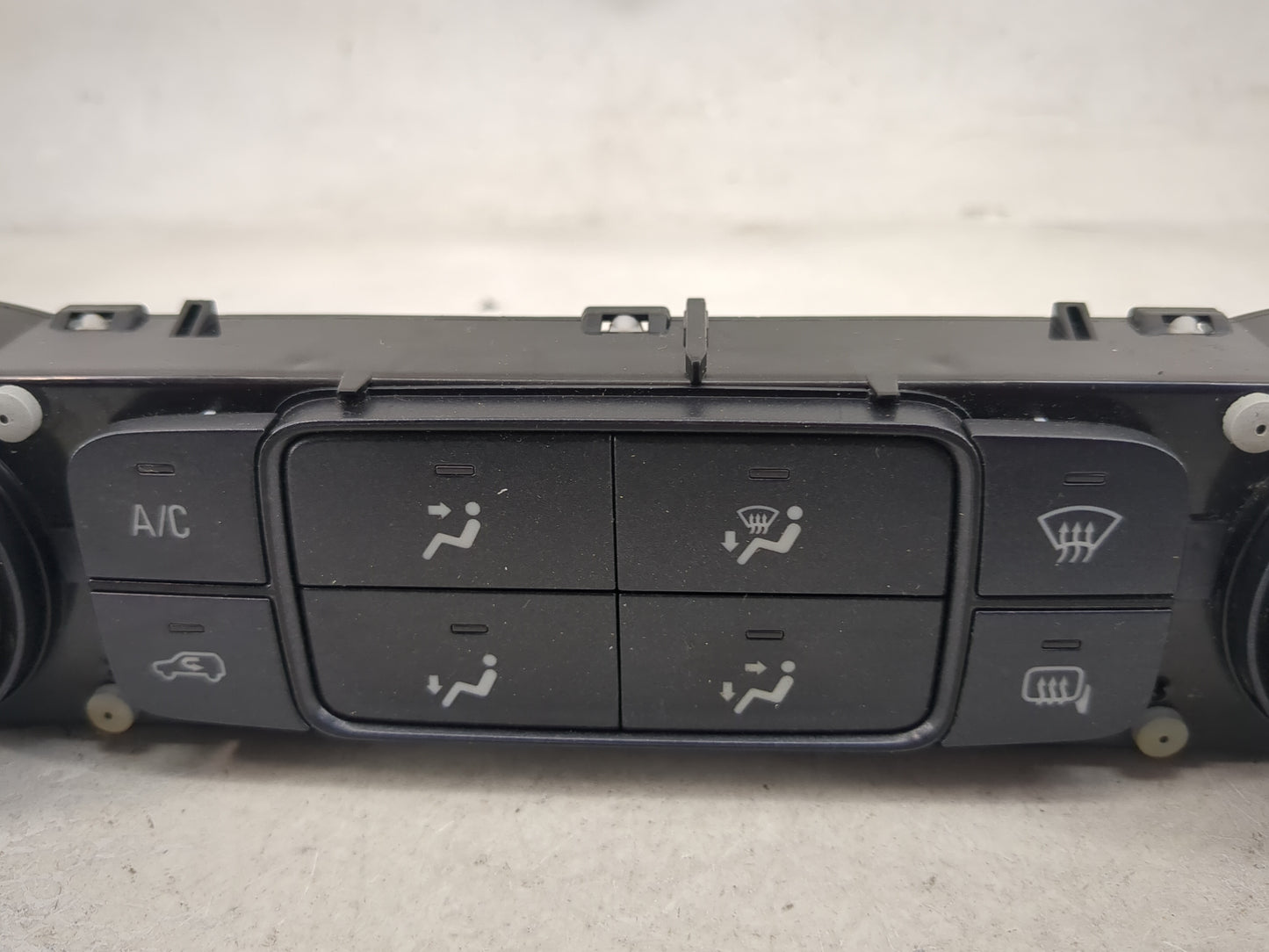 2014-2019 Chevrolet Silverado 1500 Climate Control Module Temperature AC/Heater Replacement P/N:23486621 7370200000000X Fits
