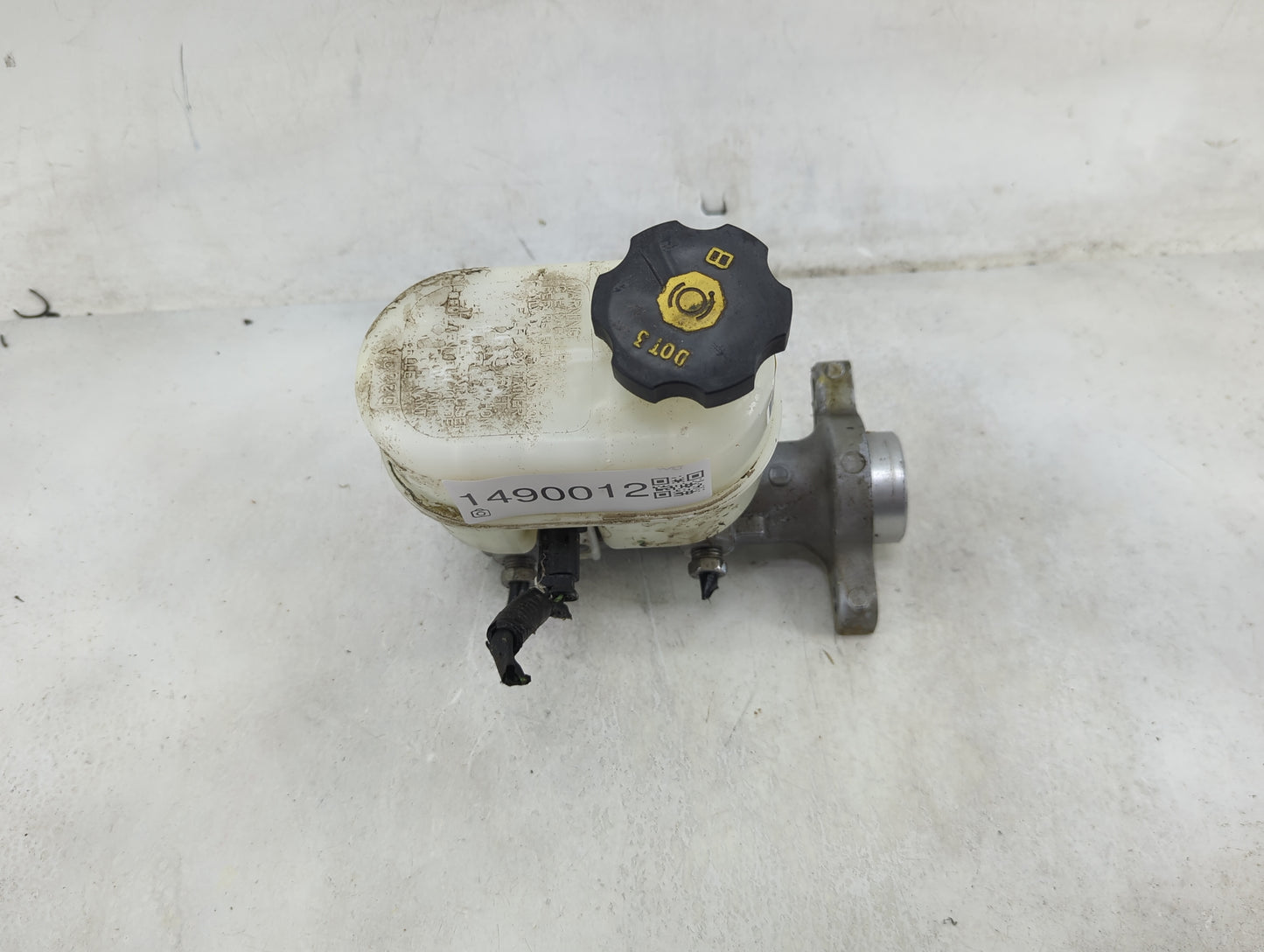 2014-2019 Chevrolet Silverado 1500 Brake Master Cylinder 1490012 - Oemusedautoparts1.com