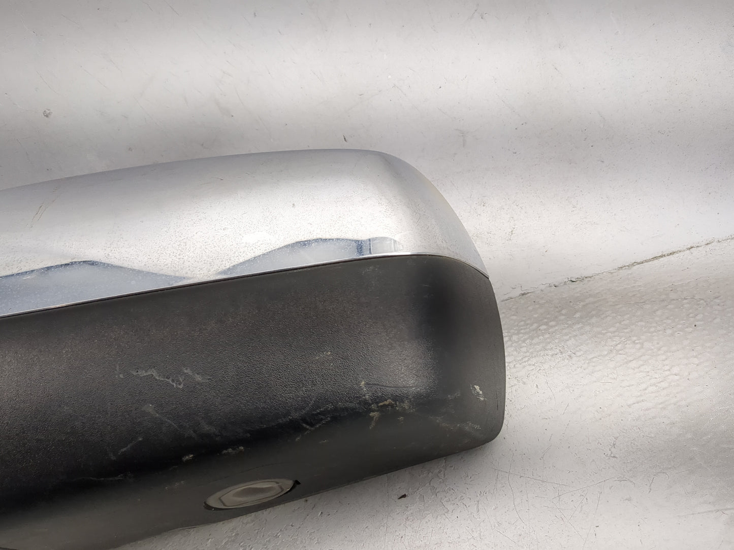 2014-2019 Chevrolet Silverado 1500 Driver Side View Mirror - Left Door Mirror OEM Used - Oemusedautoparts1.com