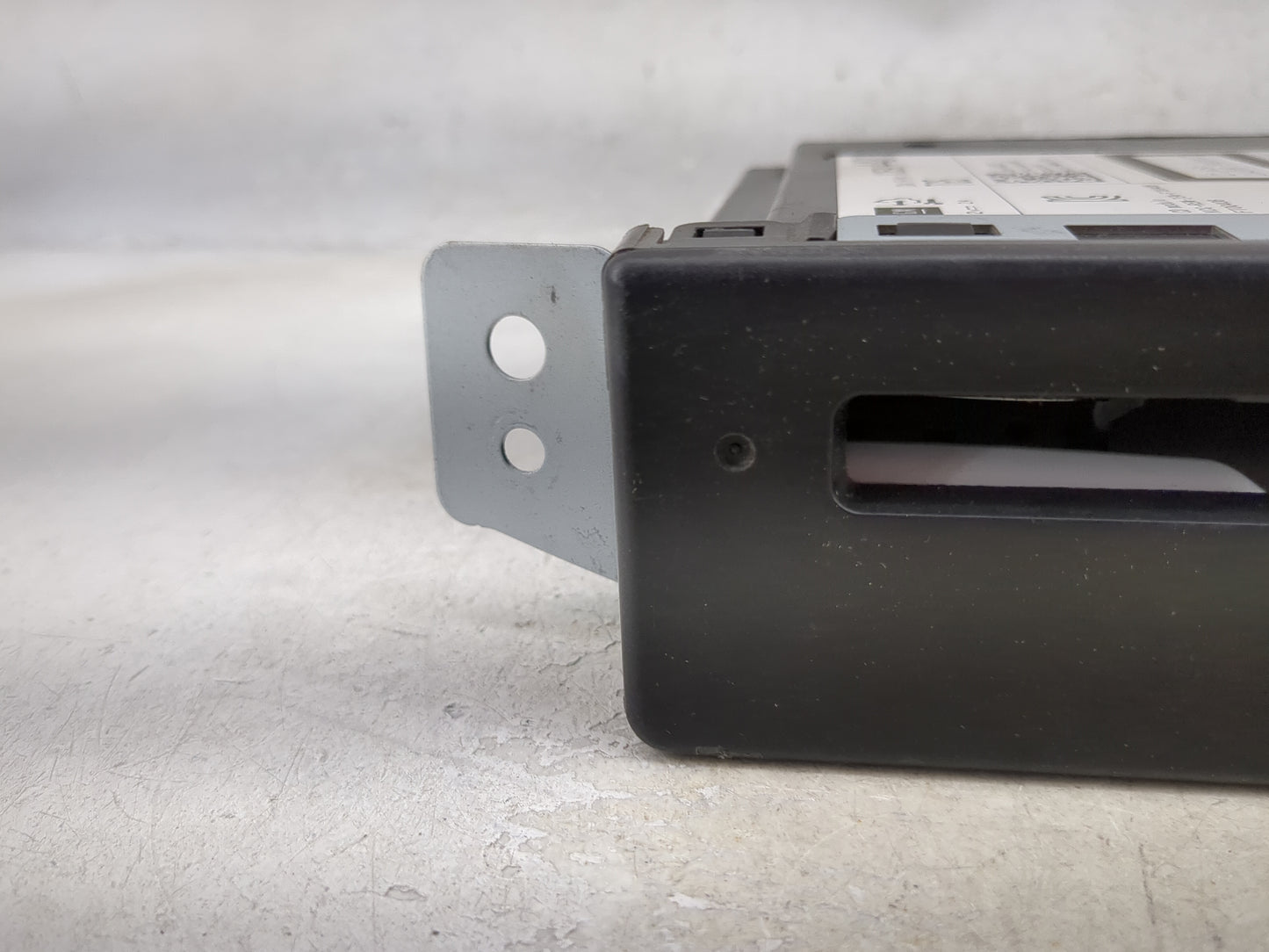 2015 Chevrolet Silverado 1500 Radio AM FM Cd Player Receiver Replacement P/N:13594481 Fits OEM Used Auto Parts - Oemusedauto