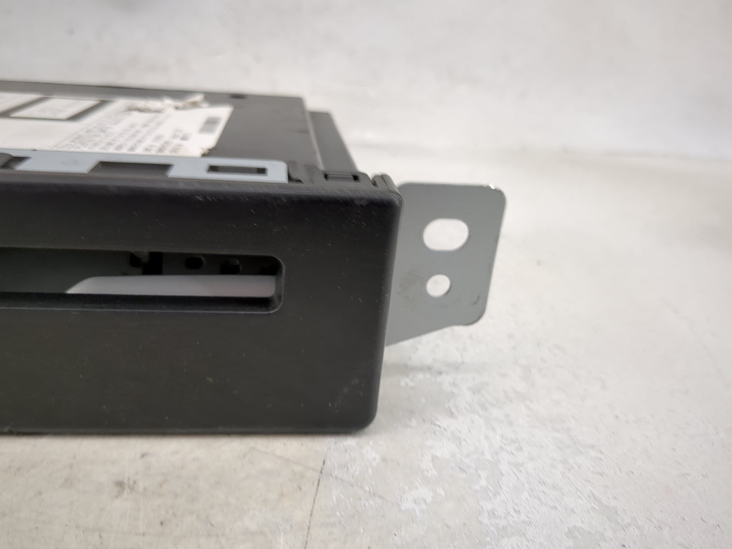 2015 Chevrolet Silverado 1500 Radio AM FM Cd Player Receiver Replacement P/N:13594481 Fits OEM Used Auto Parts - Oemusedauto