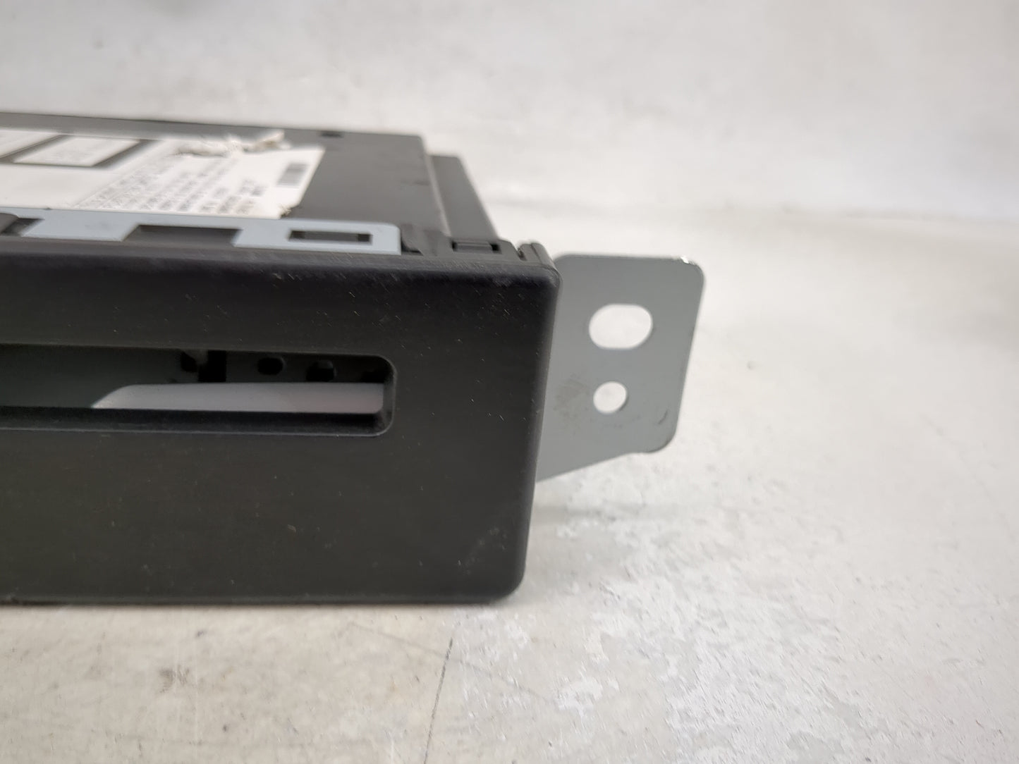 2015 Chevrolet Silverado 1500 Radio AM FM Cd Player Receiver Replacement P/N:13594481 Fits OEM Used Auto Parts - Oemusedauto