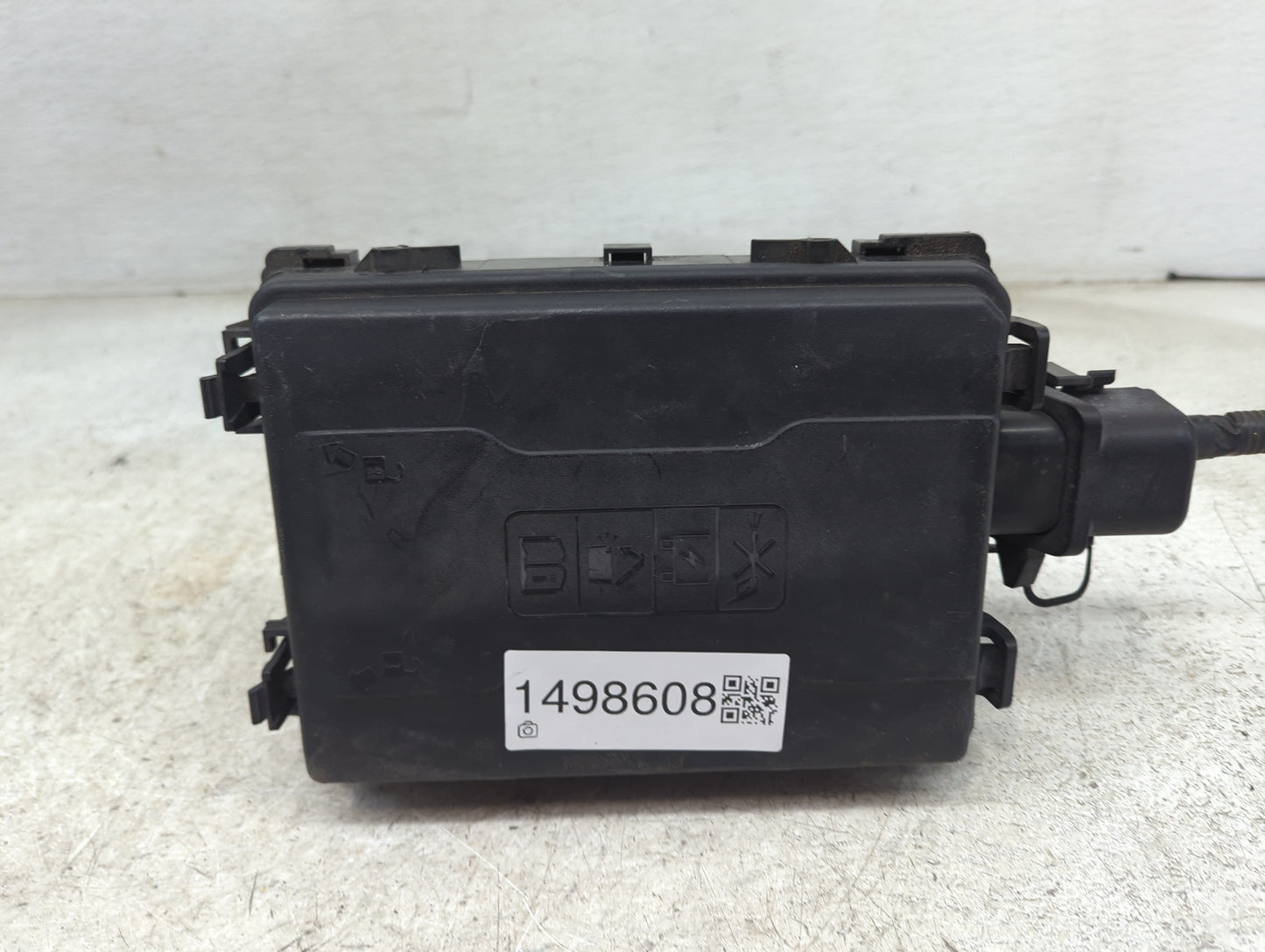 2016-2017 Chevrolet Silverado 1500 Fusebox Fuse Box Panel Relay Module P/N:23285666 13306941, 13500114 Fits Fits 2016 2017 O