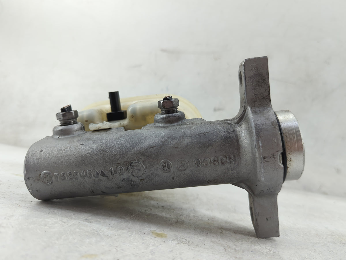 2014-2019 Chevrolet Silverado 1500 Brake Master Cylinder 1498765 - Oemusedautoparts1.com
