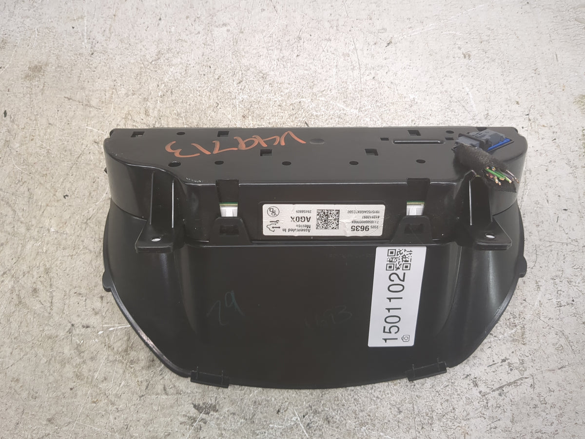 2014-2015 Chevrolet Silverado 1500 Instrument Cluster Speedometer Gauges P/N:23259635 1915153AG0X Miles: Fits OEM Used Auto 