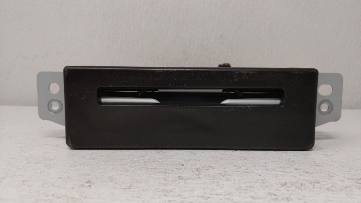 2015-2019 Chevrolet Silverado 1500 Am Fm Cd Player Radio Receiver 162424 - Oemusedautoparts1.com