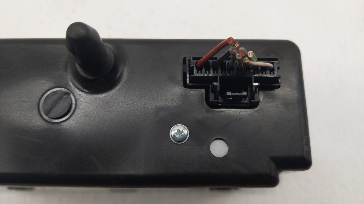2015-2019 Chevrolet Silverado 1500 Am Fm Cd Player Radio Receiver 177542 - Oemusedautoparts1.com