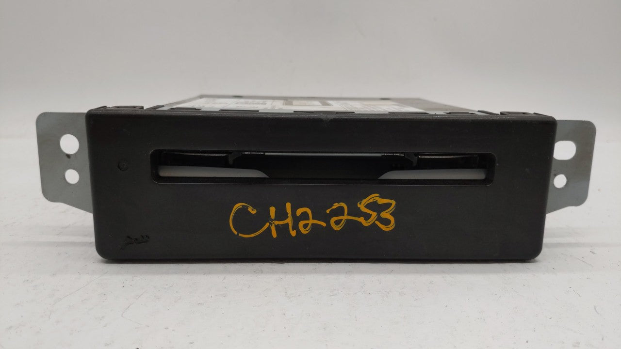 2015-2019 Chevrolet Silverado 1500 Radio AM FM Cd Player Receiver Replacement P/N:13594481 84016435 Fits OEM Used Auto Parts