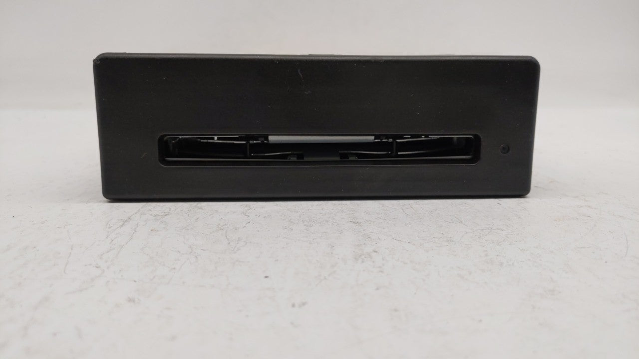 2015-2019 Chevrolet Silverado 1500 Radio AM FM Cd Player Receiver Replacement P/N:13594481 84016435 Fits OEM Used Auto Parts