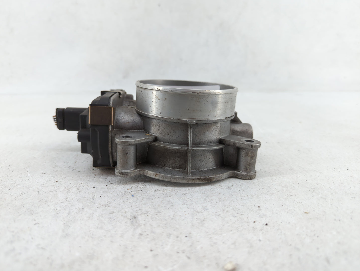 2014-2019 Chevrolet Silverado 1500 Throttle Body P/N:12617792 12678224 Fits Fits 2014 2015 2016 2017 2018 2019 OEM Used Auto