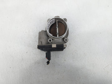 2014-2015 Chevrolet Silverado 1500 Throttle Body P/N:RME72-2B 12632171BA Fits Fits 2014 2015 OEM Used Auto Parts - Oemusedau
