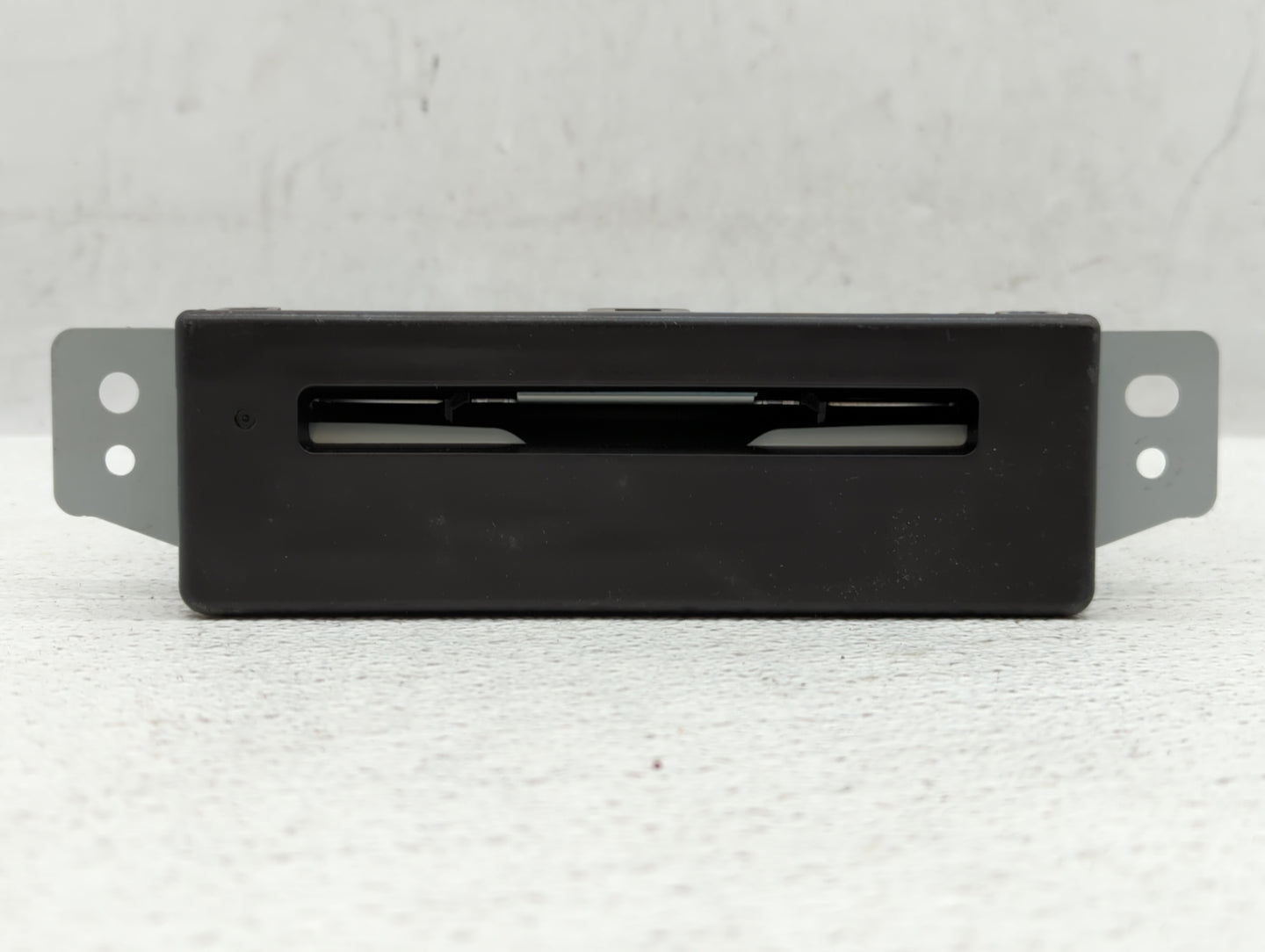 2015-2015 Chevrolet Silverado 1500 Am Fm Cd Player Radio Receiver - Oemusedautoparts1.com