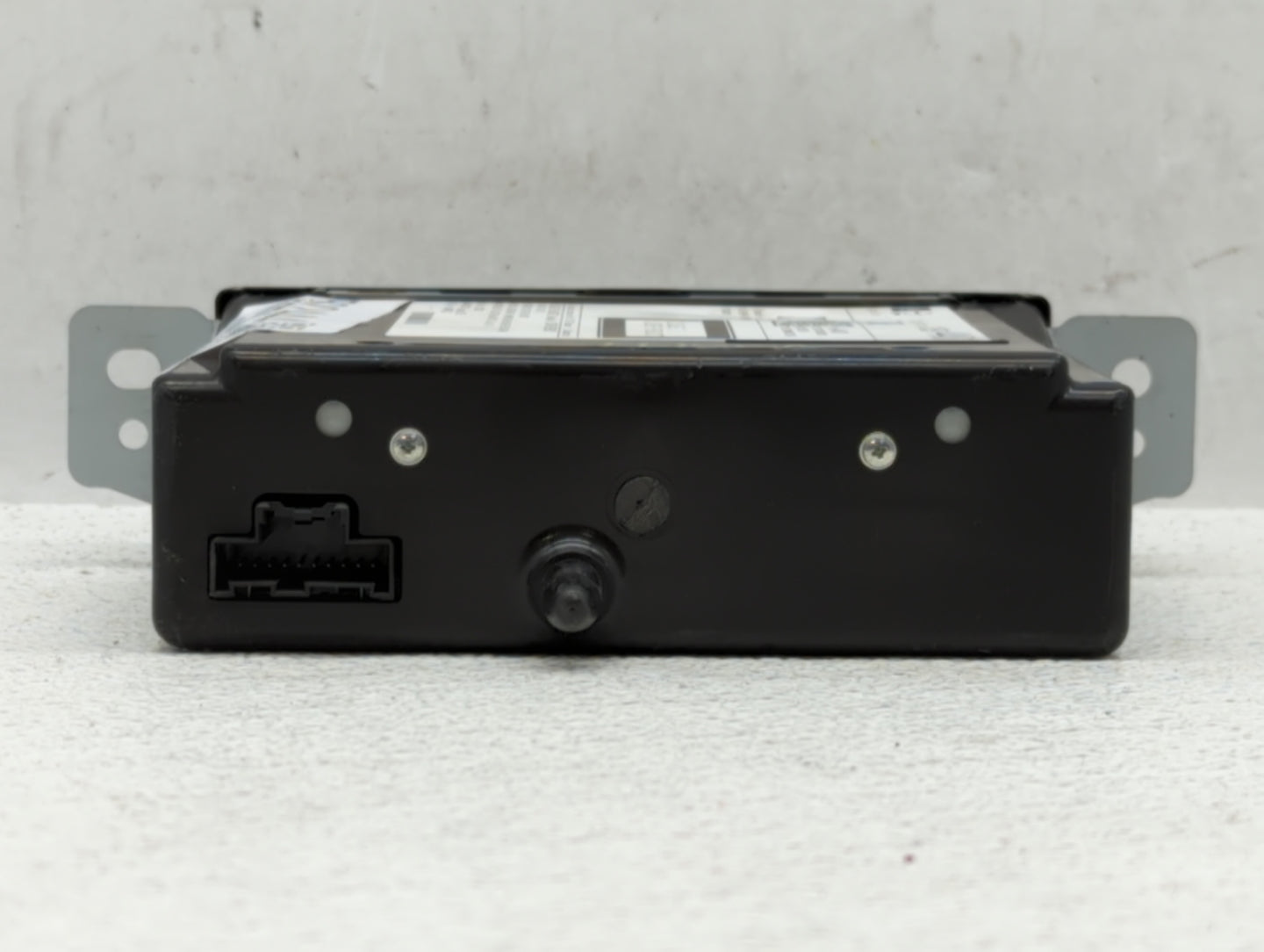 2015-2015 Chevrolet Silverado 1500 Am Fm Cd Player Radio Receiver - Oemusedautoparts1.com