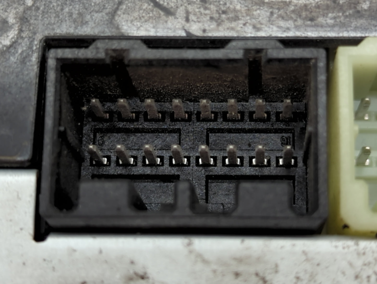 2015 Chevrolet Silverado 1500 Chassis Control Module Ccm Bcm Body Control - Oemusedautoparts1.com