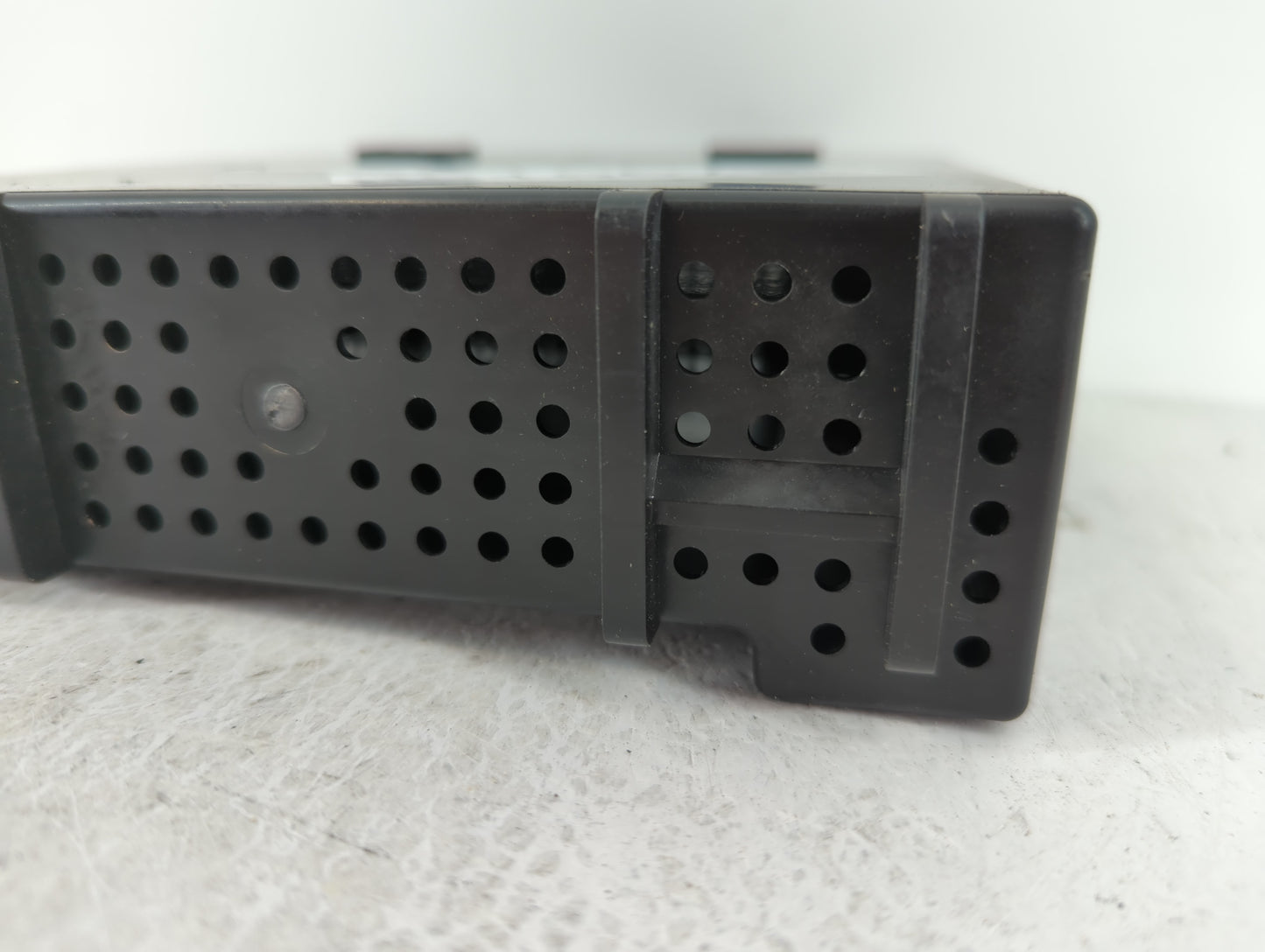 2015 Chevrolet Silverado 1500 Radio AM FM Cd Player Receiver Replacement P/N:13598660 Fits OEM Used Auto Parts - Oemusedauto