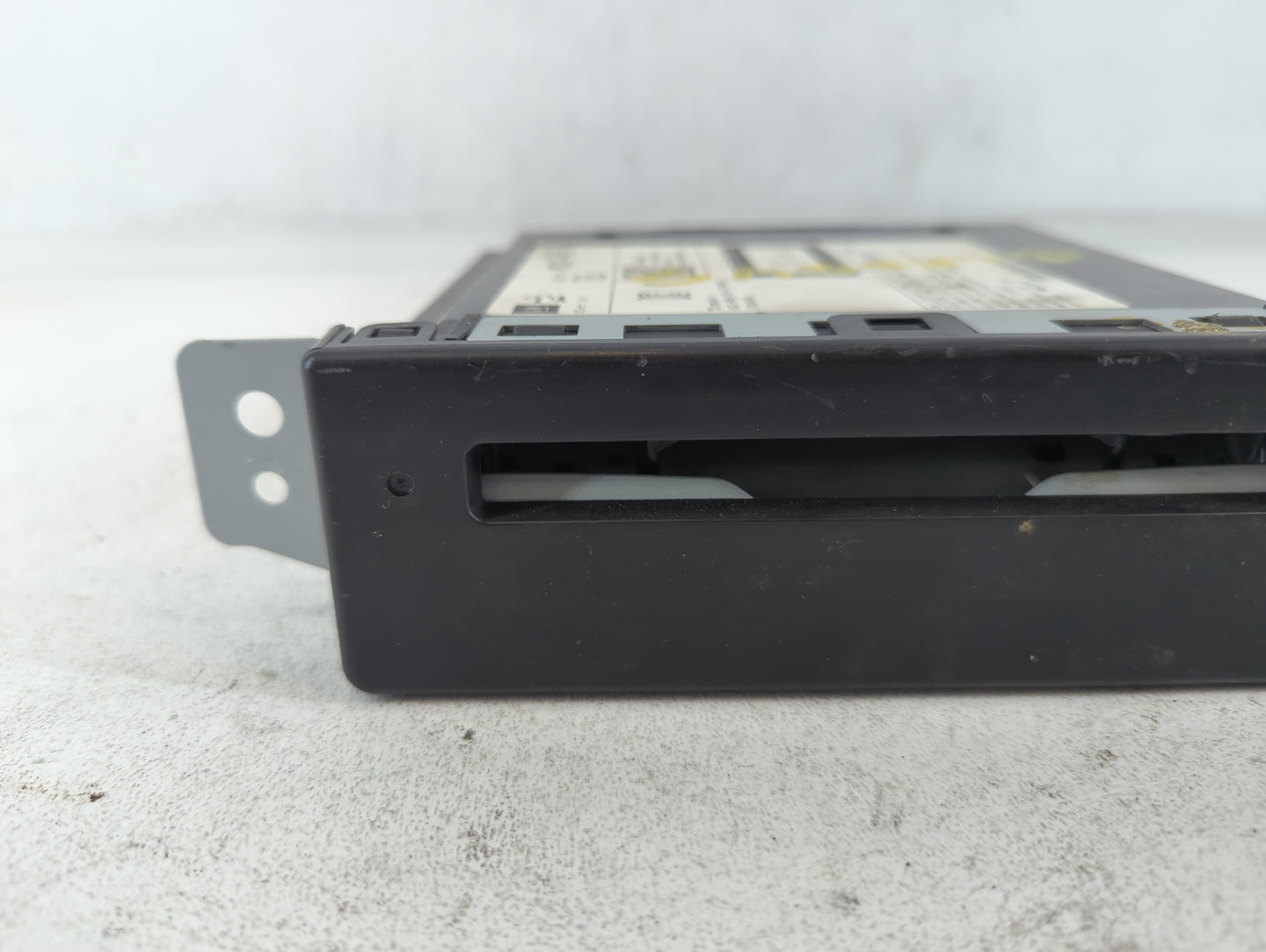 2015-2015 Chevrolet Silverado 1500 Am Fm Cd Player Radio Receiver - Oemusedautoparts1.com