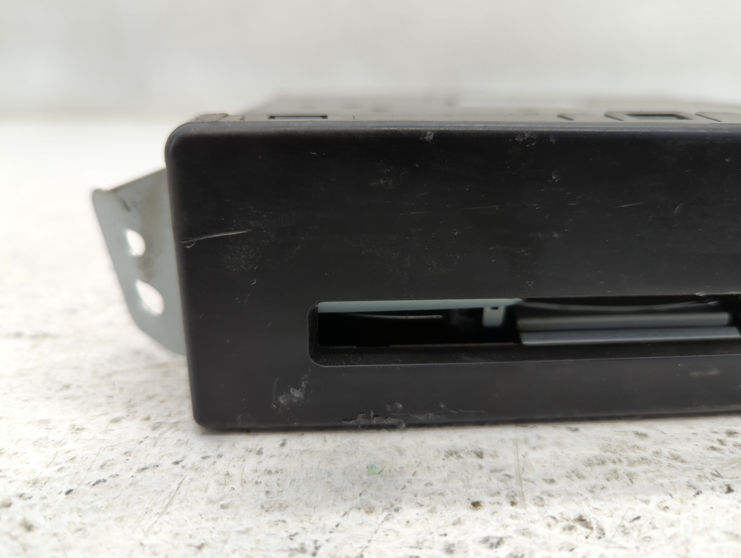 2015 Chevrolet Silverado 1500 Radio AM FM Cd Player Receiver Replacement P/N:13594481 Fits OEM Used Auto Parts - Oemusedauto